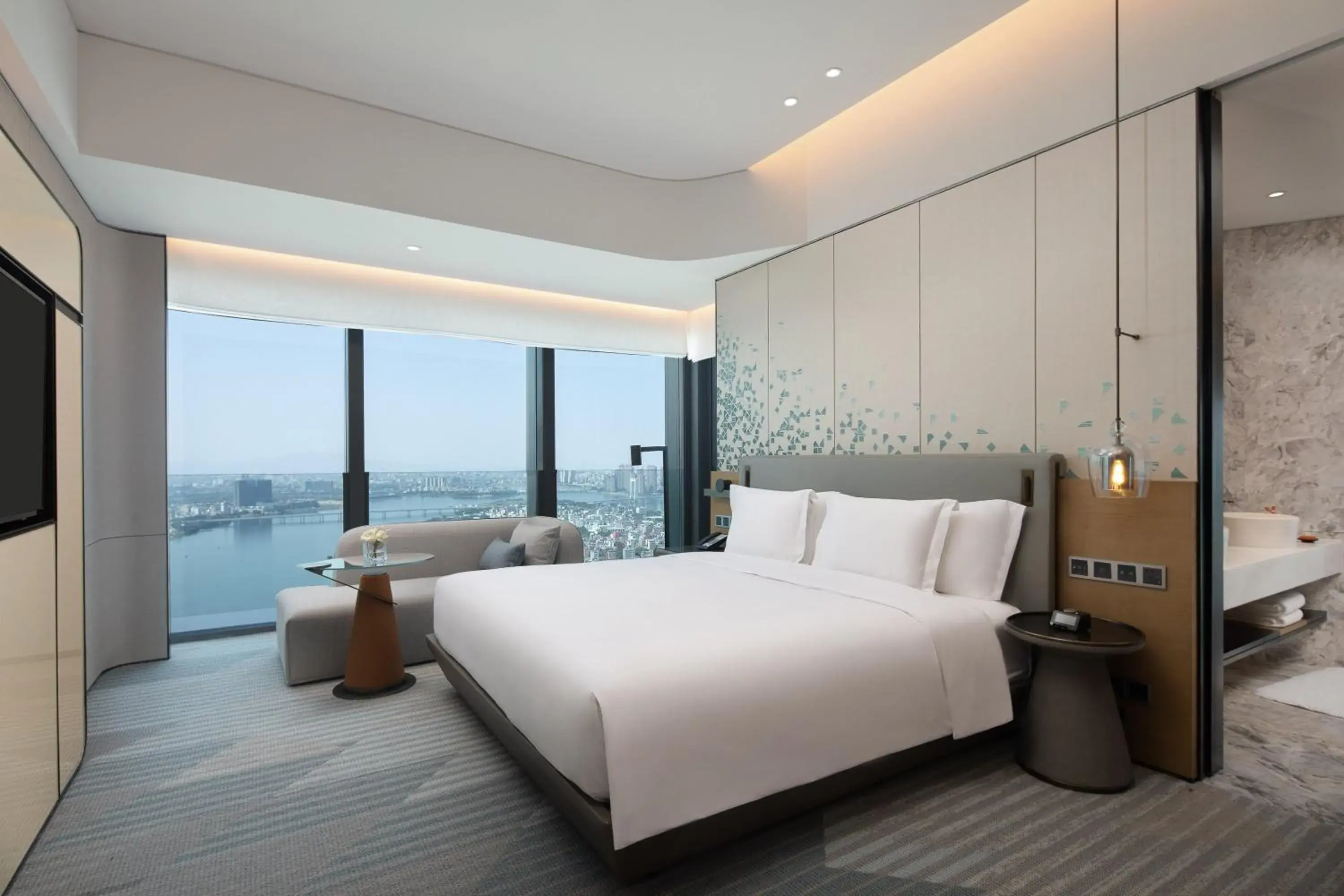 Photo of the whole room in Crowne Plaza Chaozhou Riverside, an IHG Hotel
