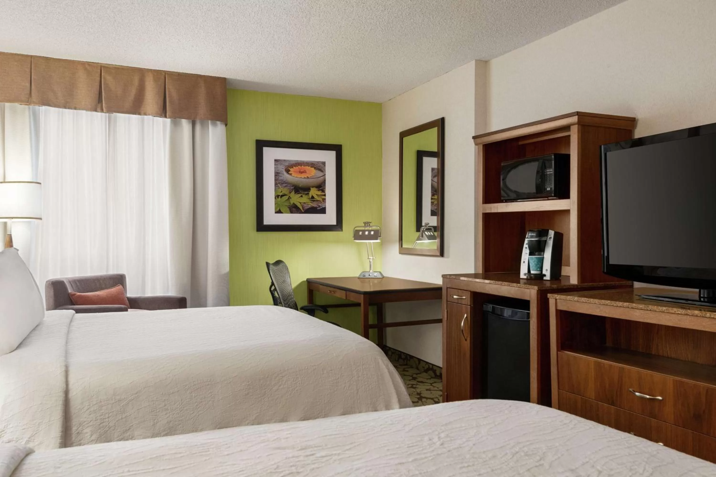 Bedroom, Bed in Hilton Garden Inn Saskatoon Downtown