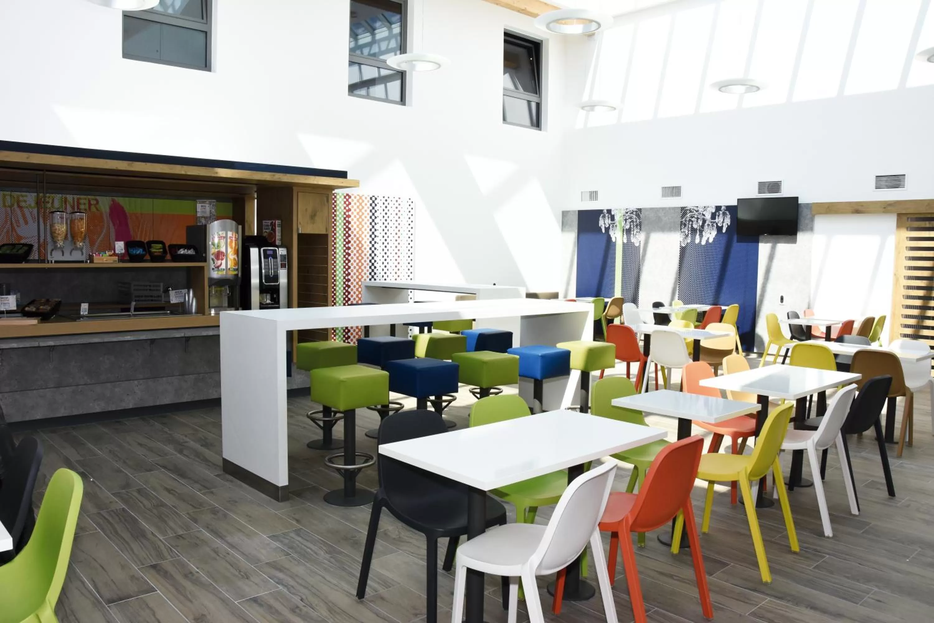 Restaurant/places to eat in ibis budget Langres