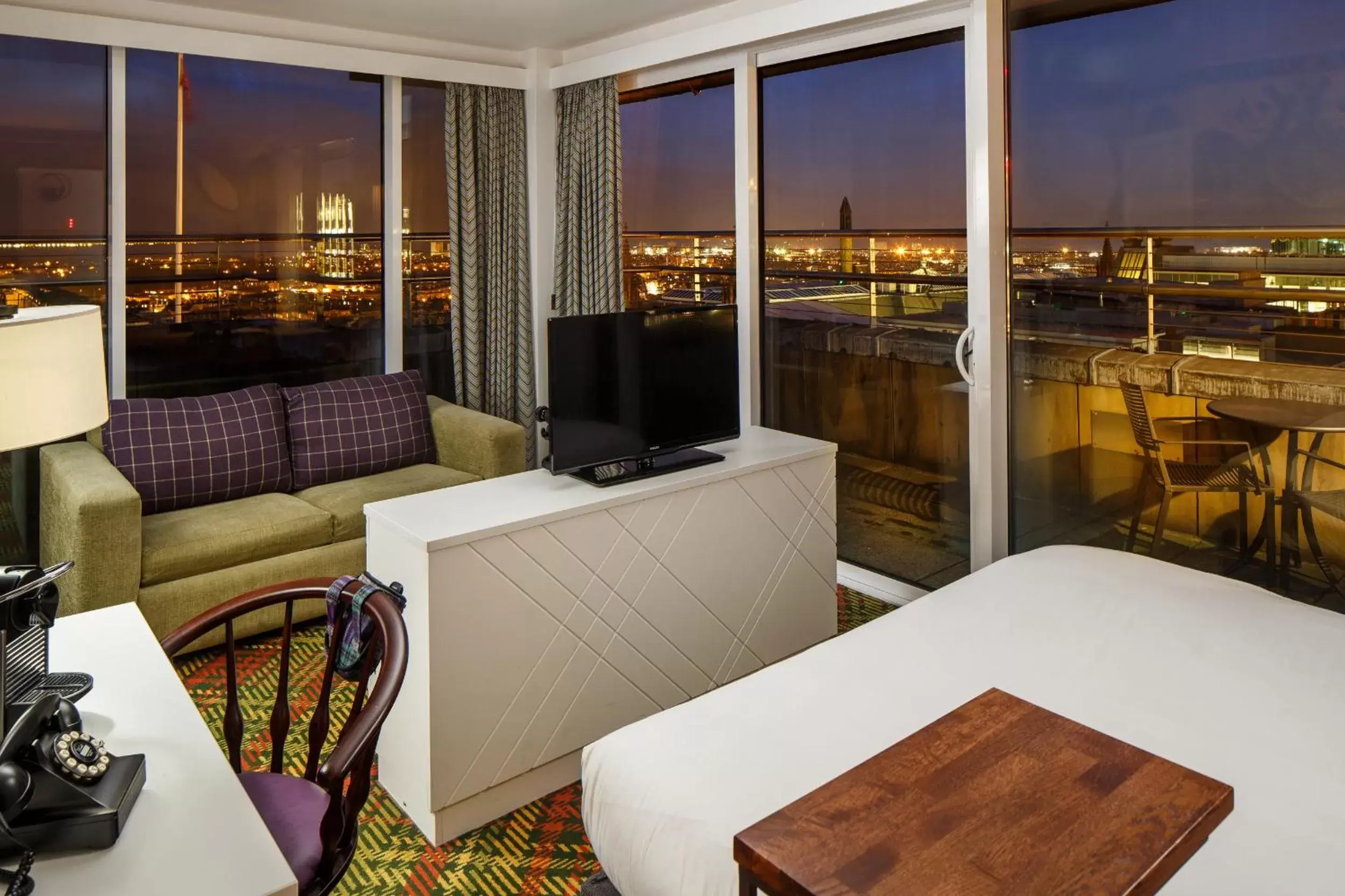 TV/Entertainment Center in ibis Styles Edinburgh St Andrew Square