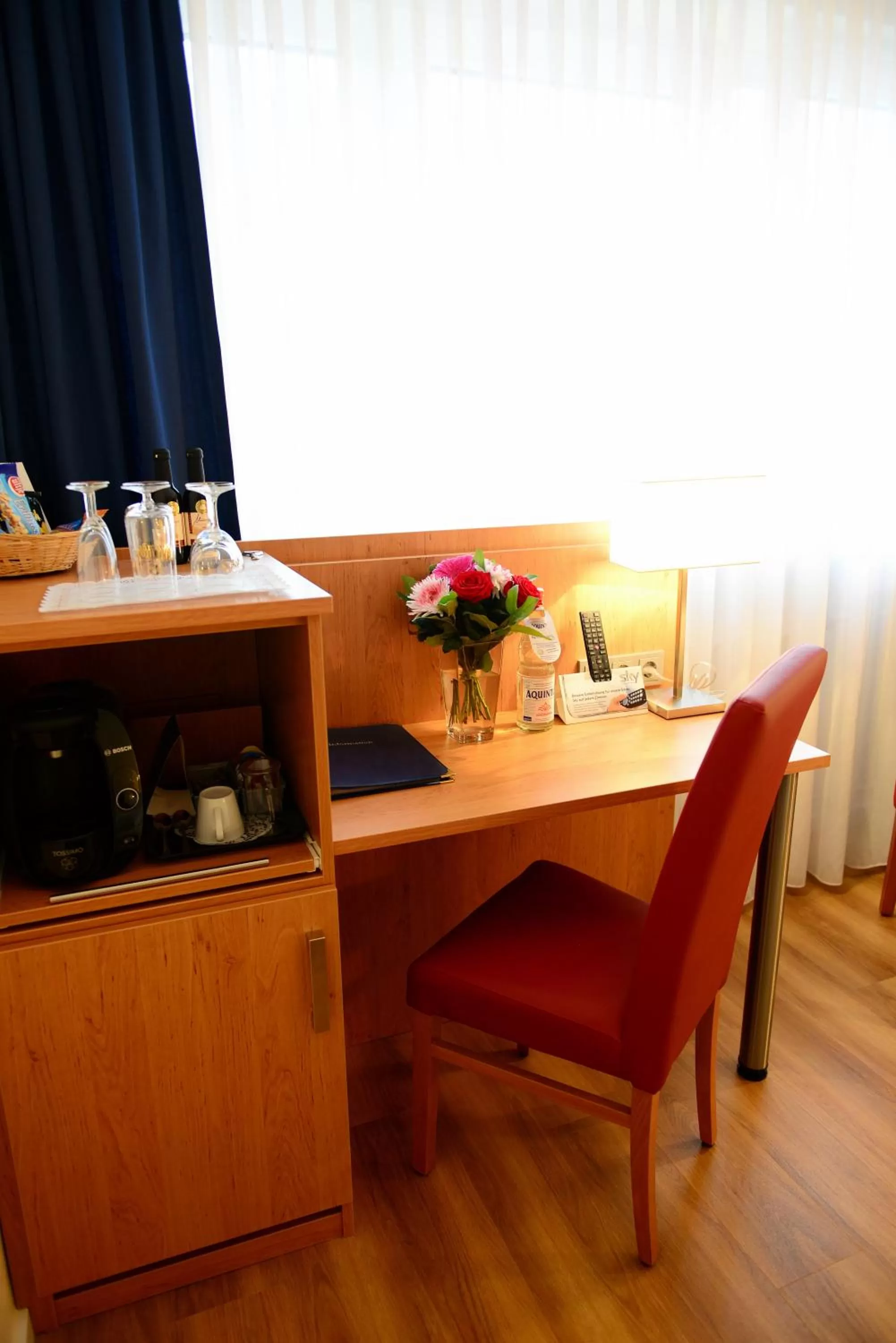 Photo of the whole room in Hotel National Düsseldorf (Superior)