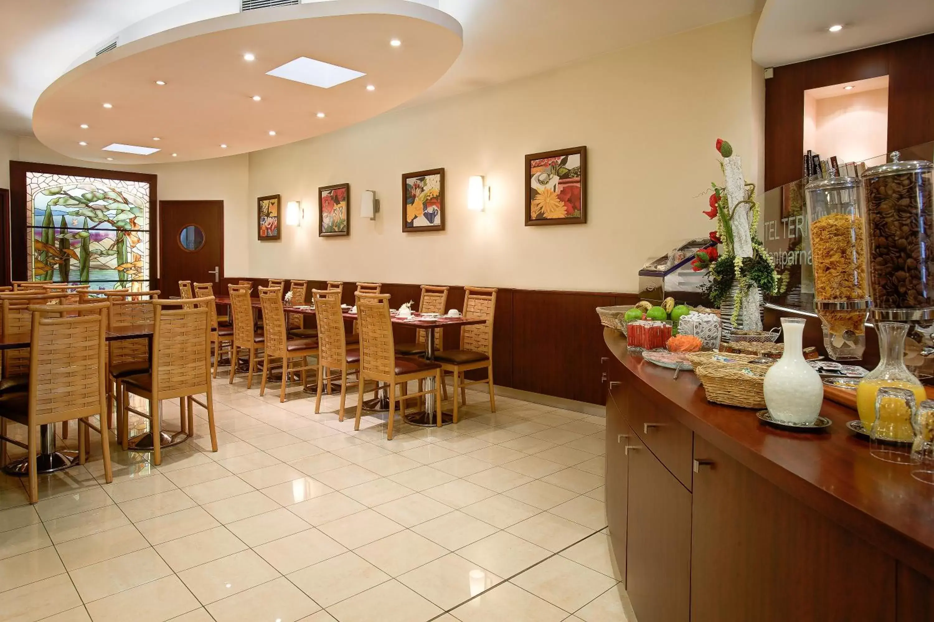 Continental breakfast, Restaurant/Places to Eat in Hotel Terminus Montparnasse