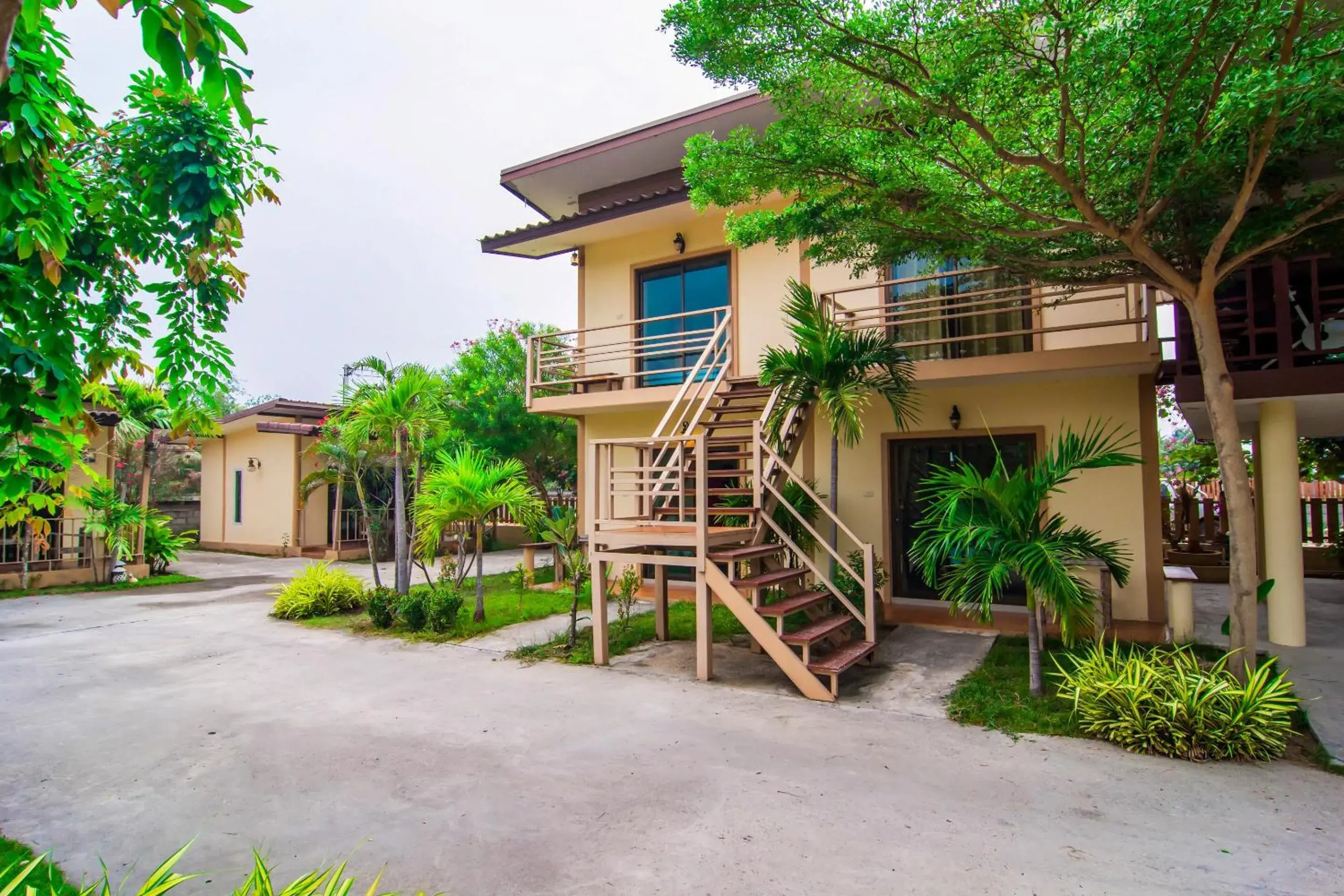 Facade/entrance, Property Building in OYO 607 Nawang Resort