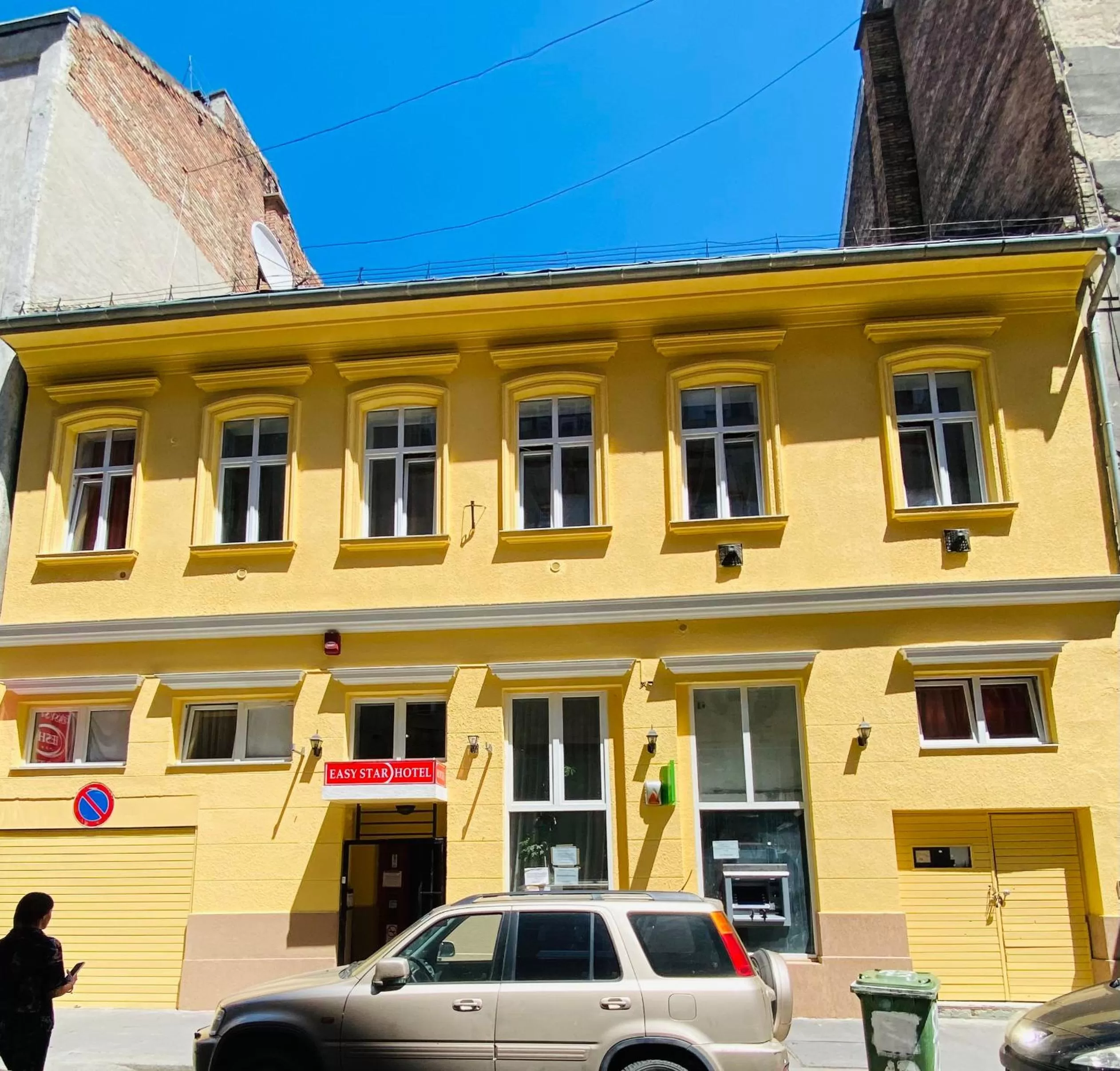 Property building in Easy Star Hotel