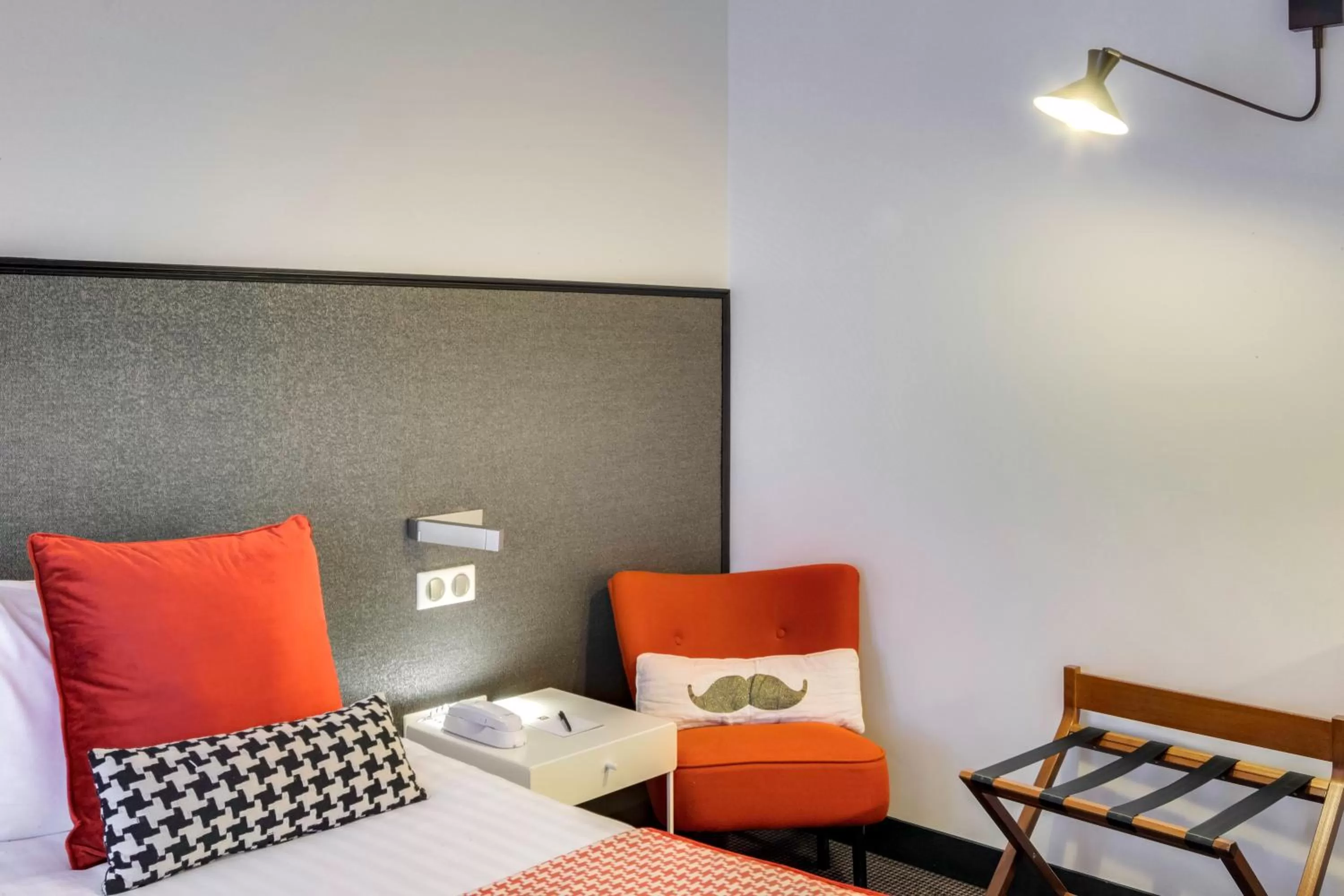 Decorative detail, Bed in Hotel George - Astotel