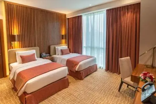 Bedroom, Bed in Century Hotel Doha
