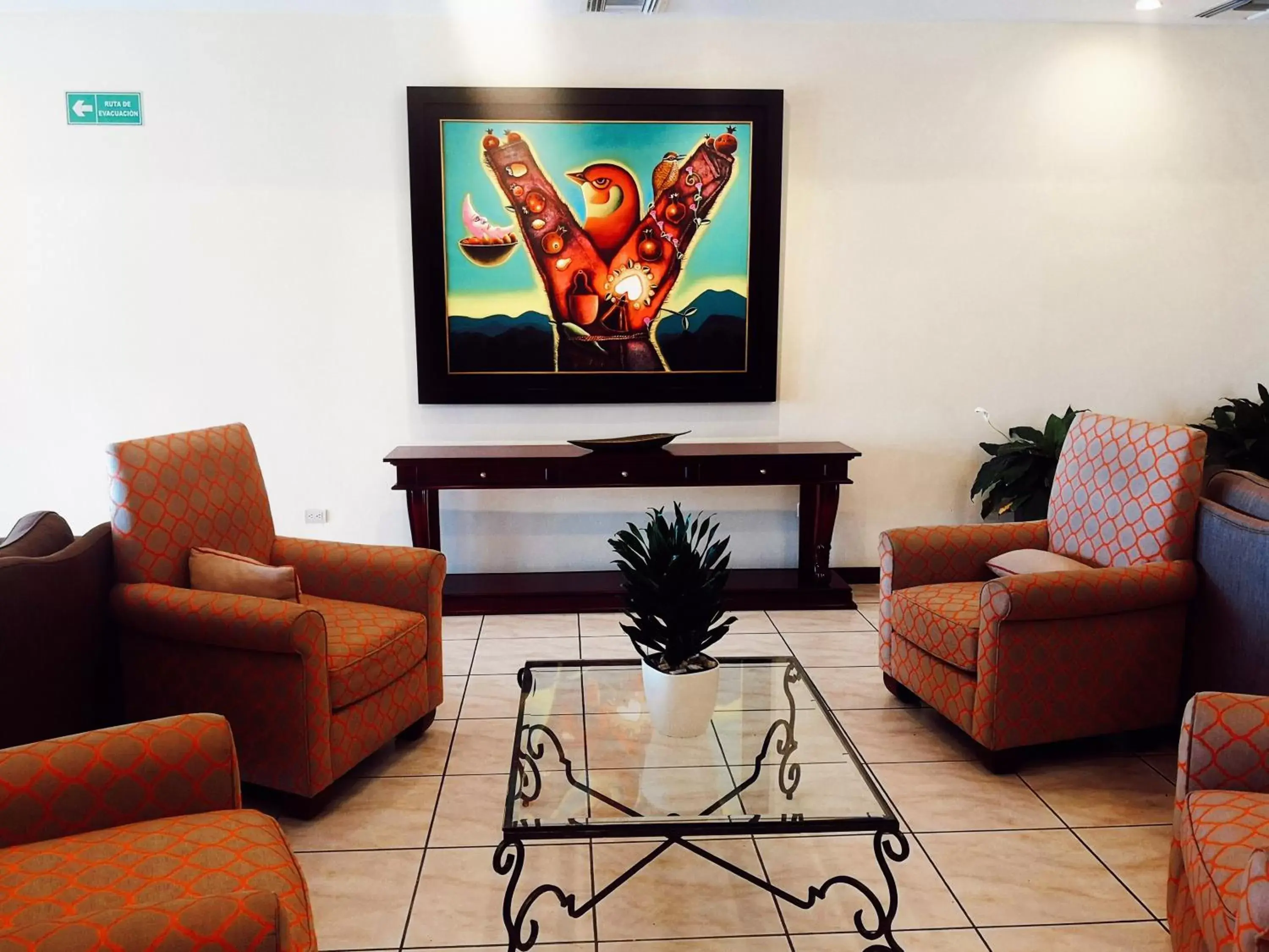 Living room, TV/Entertainment Center in Hotel Mirador Plaza