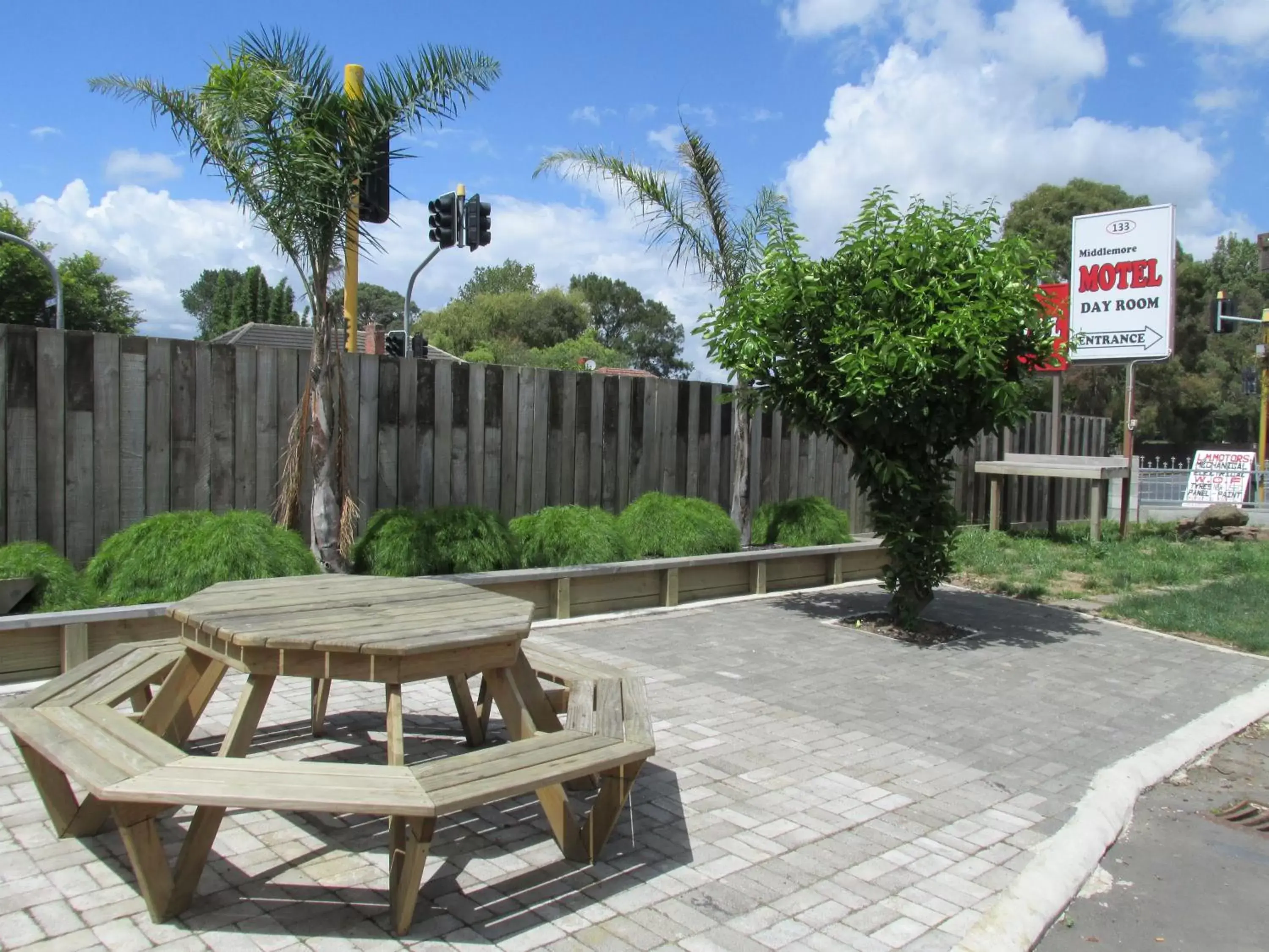 Patio in Middlemore Motel