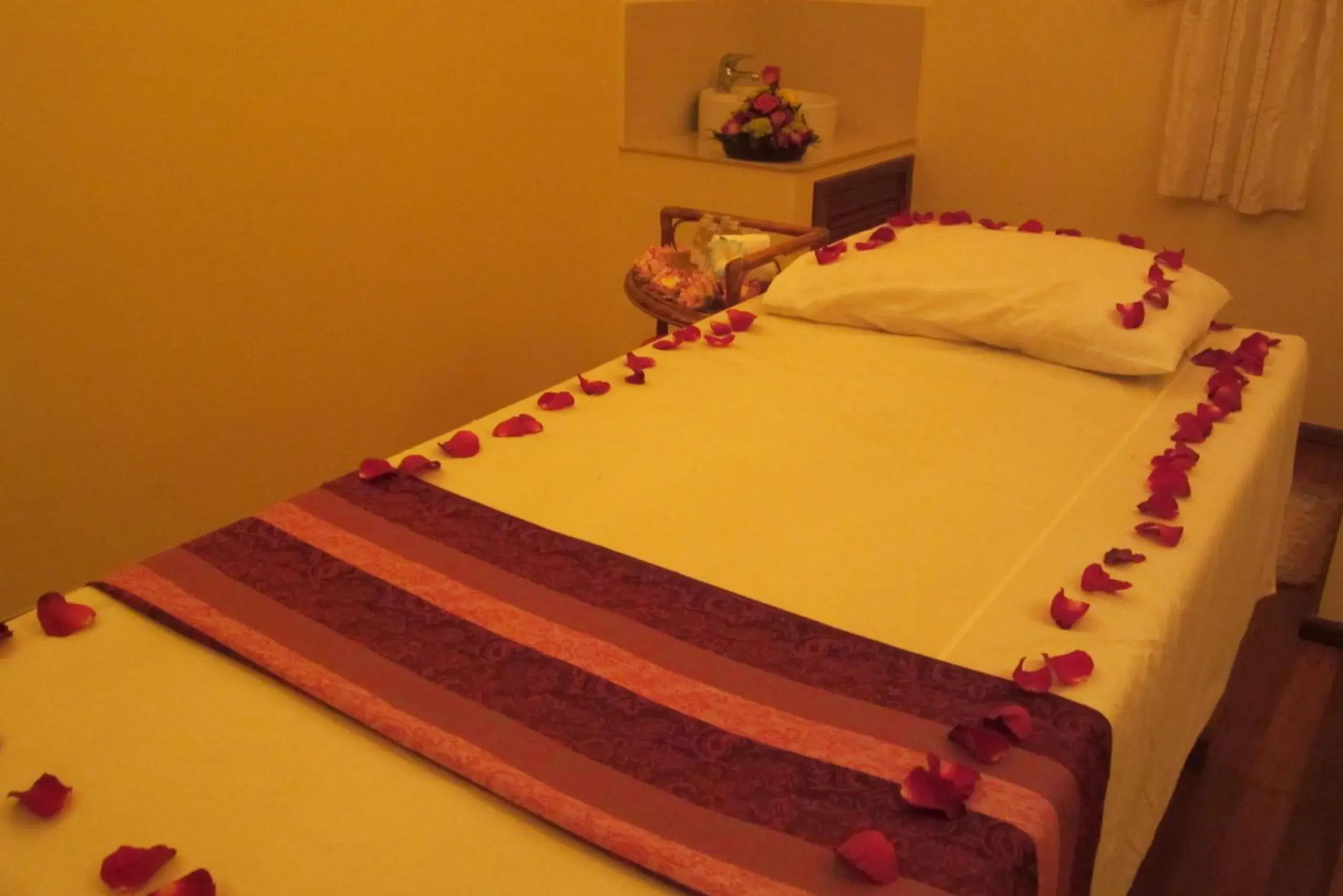 Spa and wellness centre/facilities, Bed in City Angkor Hotel