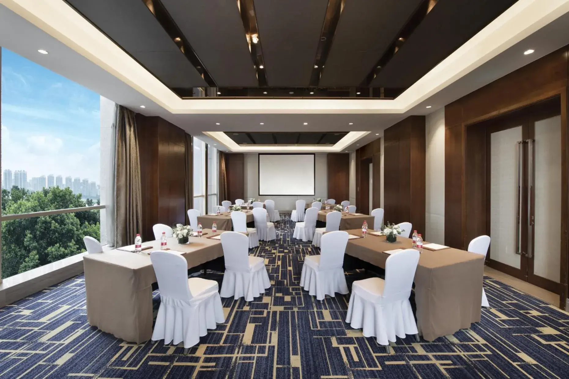 Meeting/conference room in Crowne Plaza Nanchang Riverside, an IHG Hotel