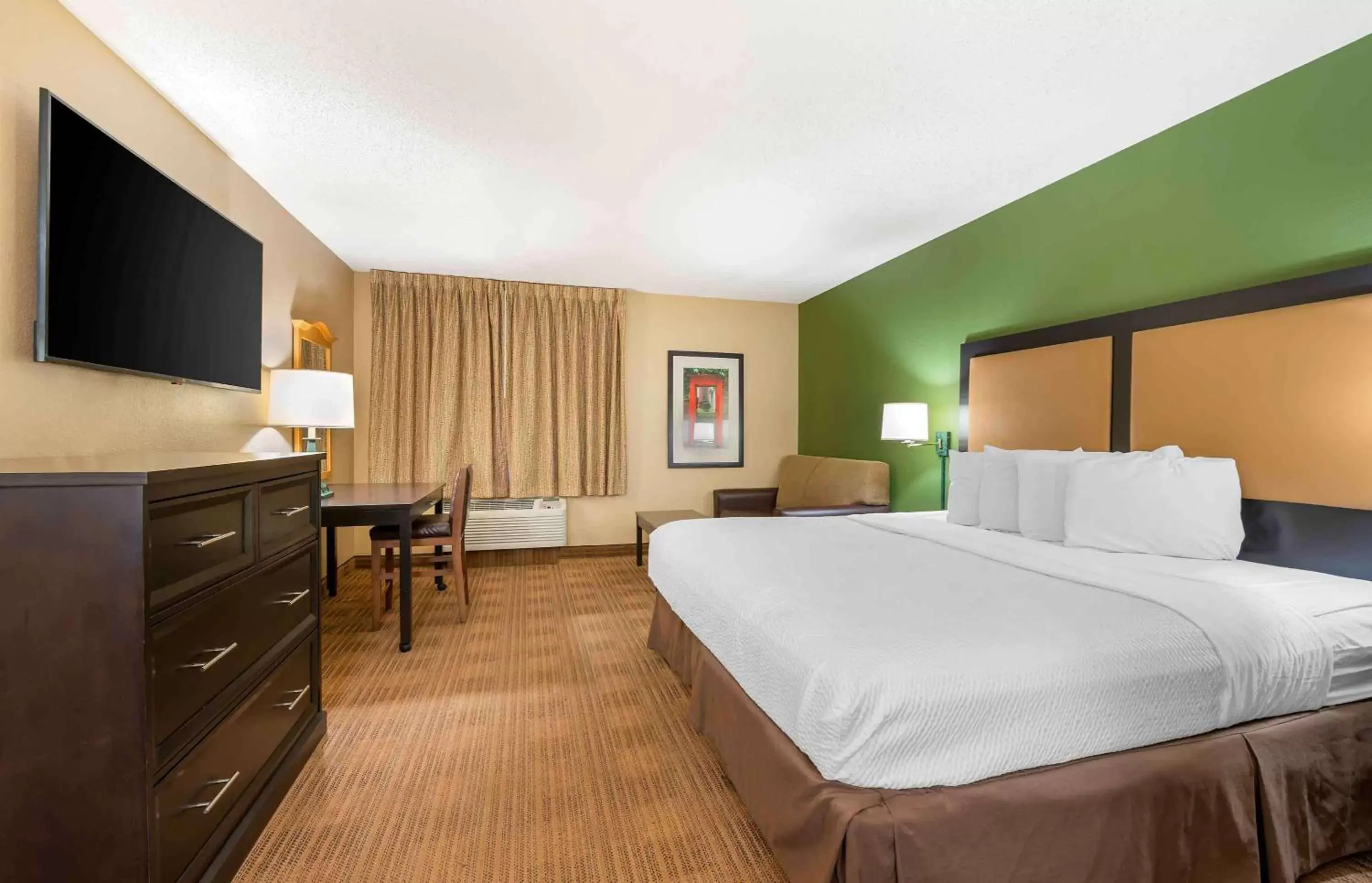 Bedroom, Bed in Extended Stay America Suites - Chicago - Schaumburg - Convention Center