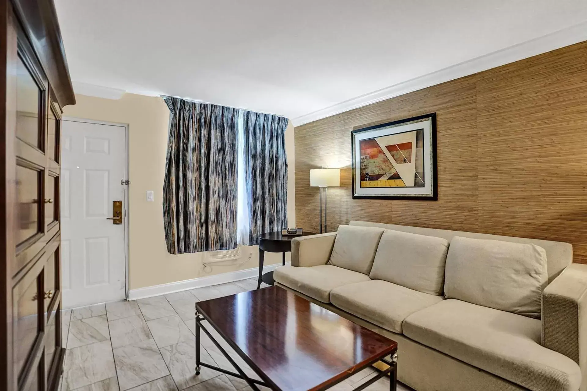 Seating Area in Fort Lauderdale Grand Hotel