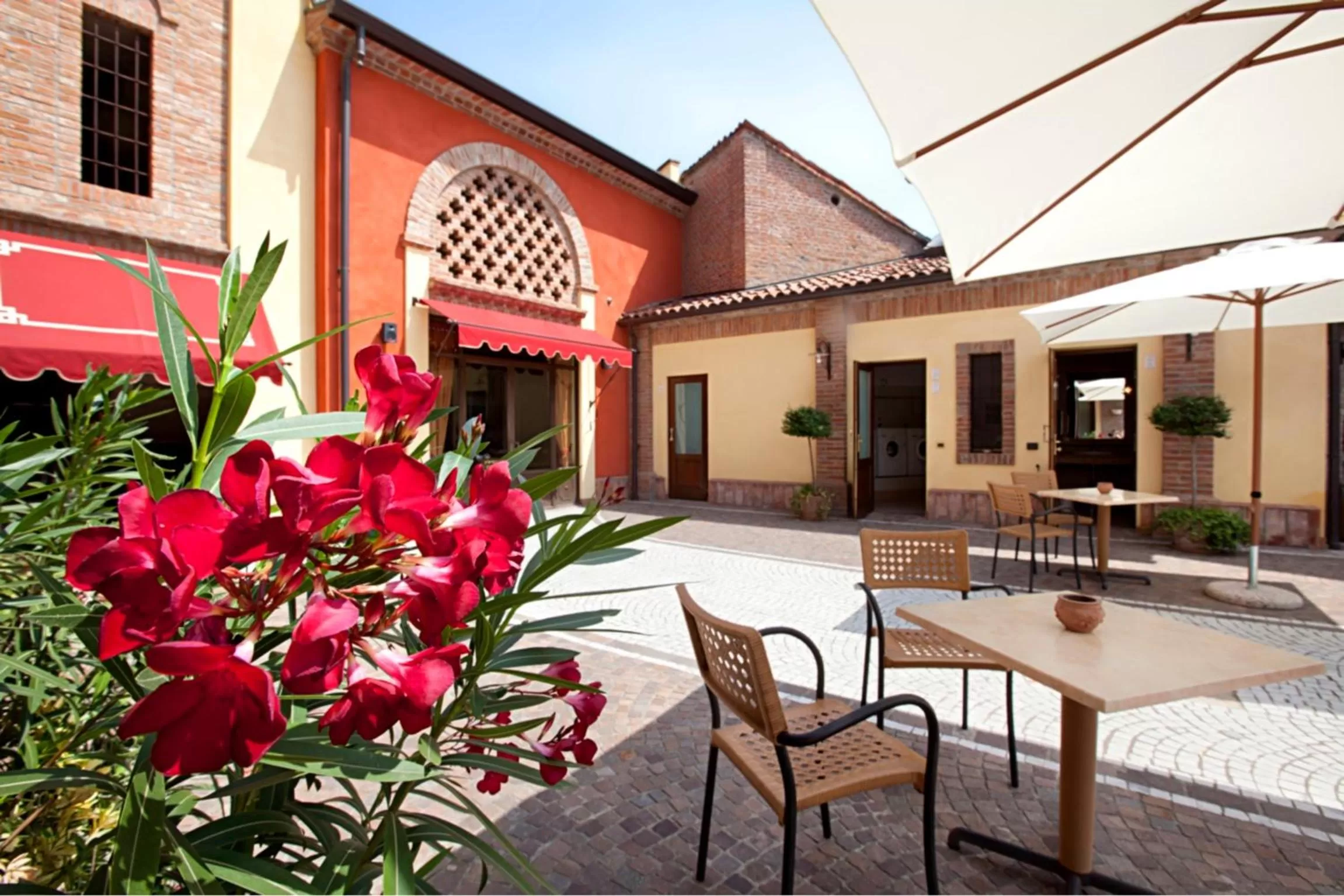 Facade/entrance in Luna Residence Hotel