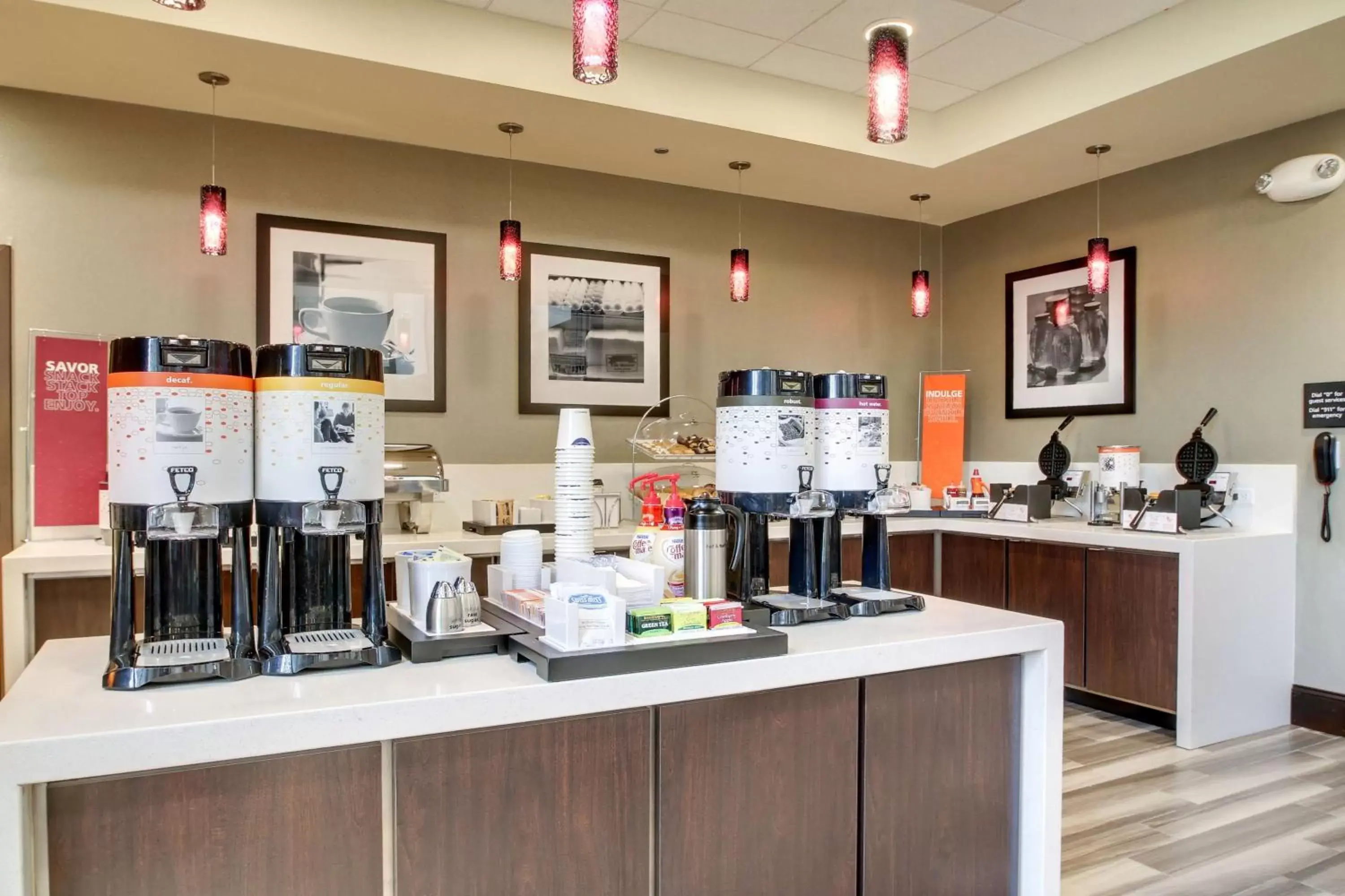 Dining area, Restaurant/Places to Eat in Hampton Inn & Suites Greenville Airport