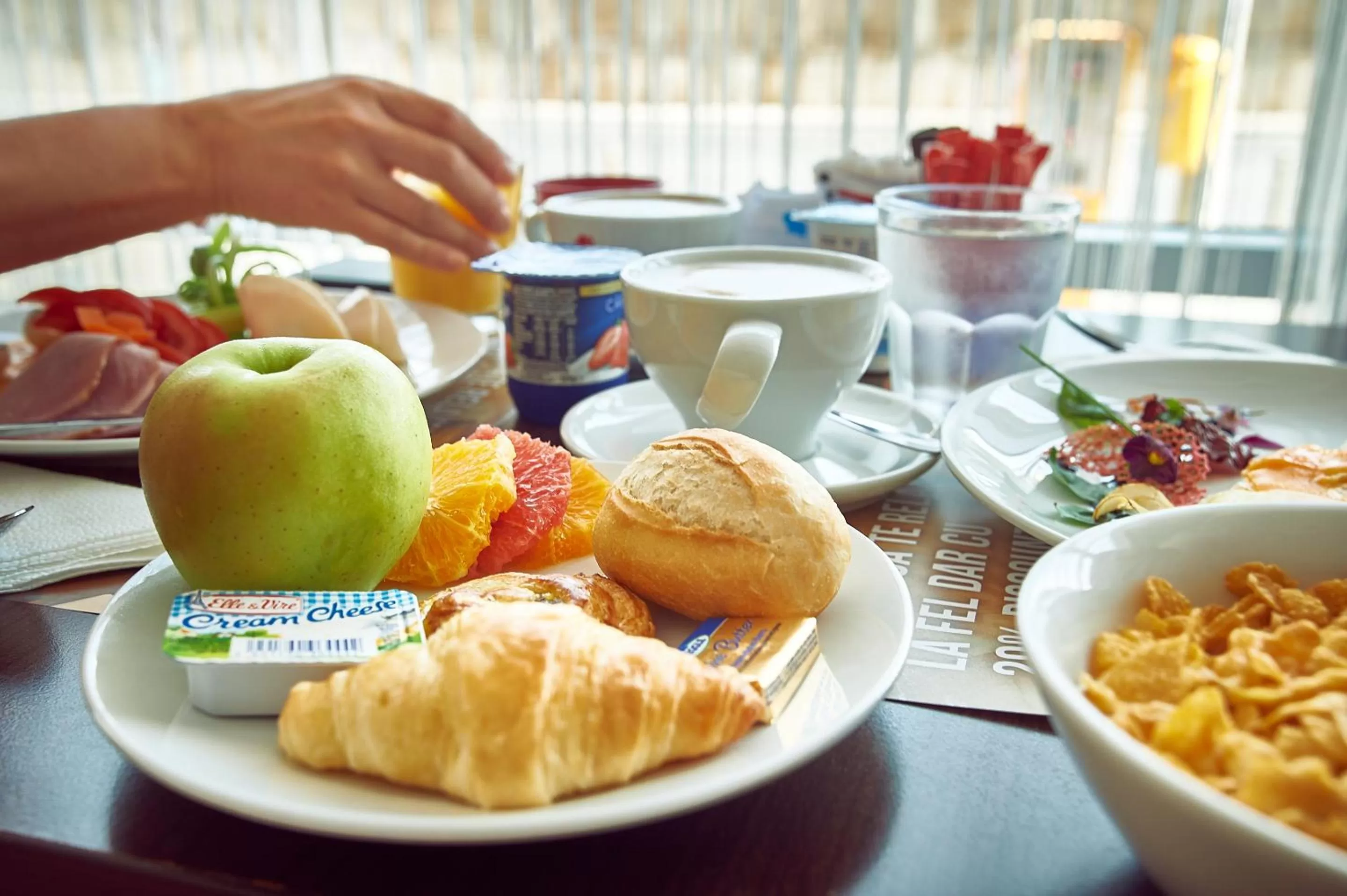 Breakfast in Continental Forum Bucuresti Palatul Parlamentului