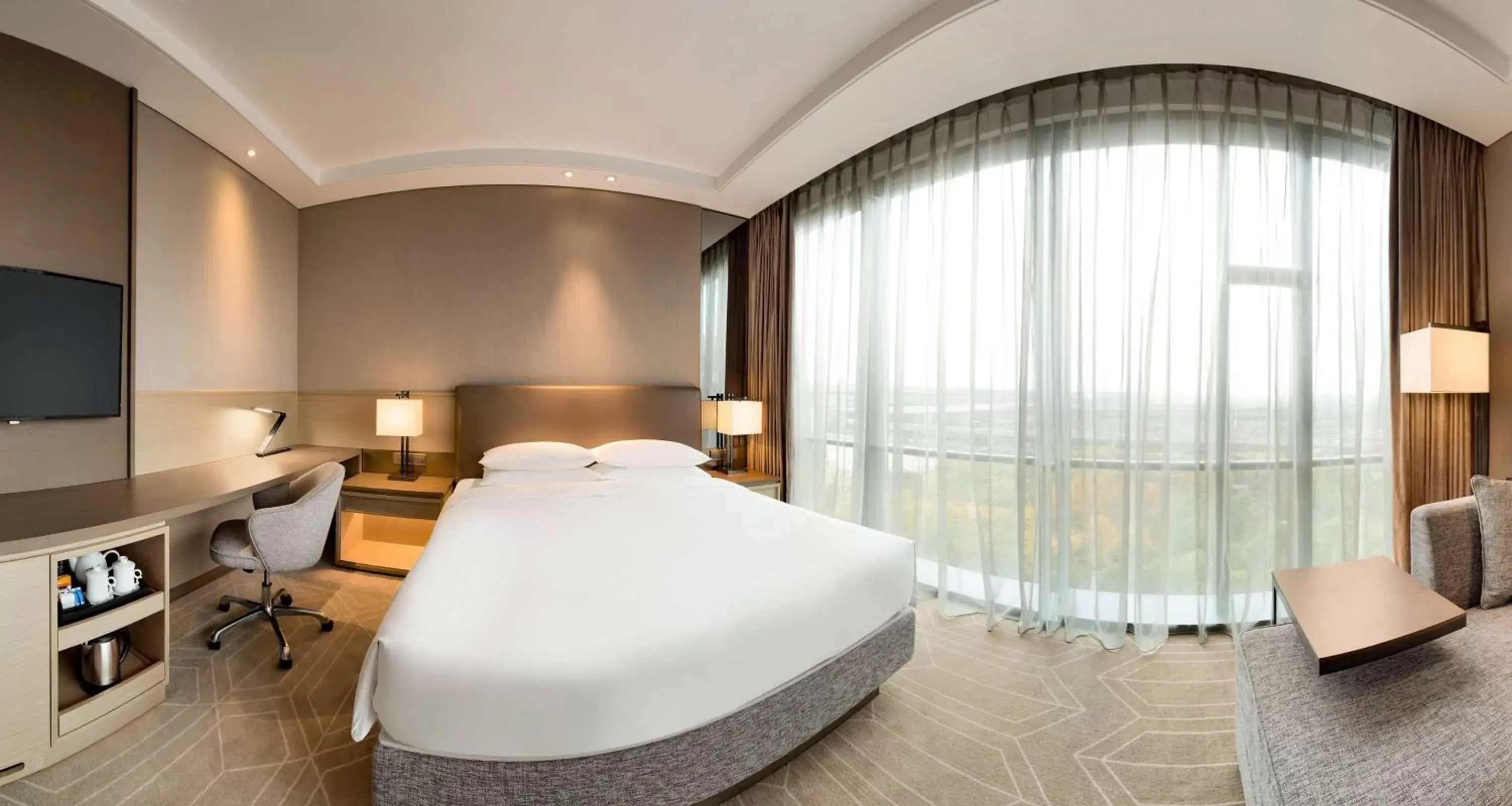 Bed in Hyatt Place Shanghai Hongqiao CBD