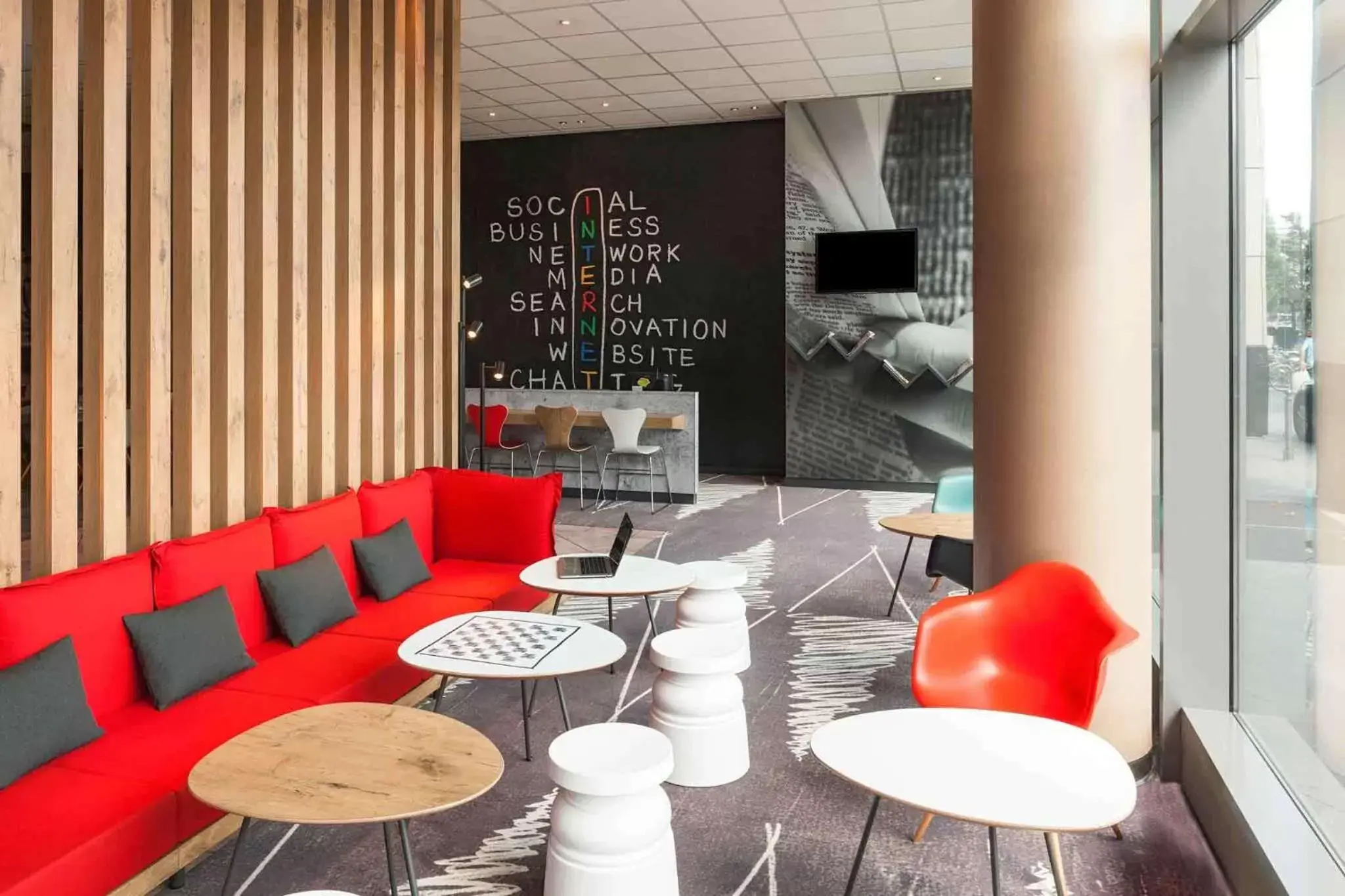 Property building, Lounge/Bar in ibis Hotel Berlin Spandau