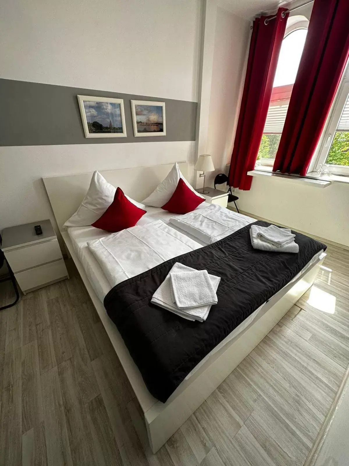 Doppelzimmer in Hotel Deutscher Hof Doppelzimmer in Hotel Deutscher Hof