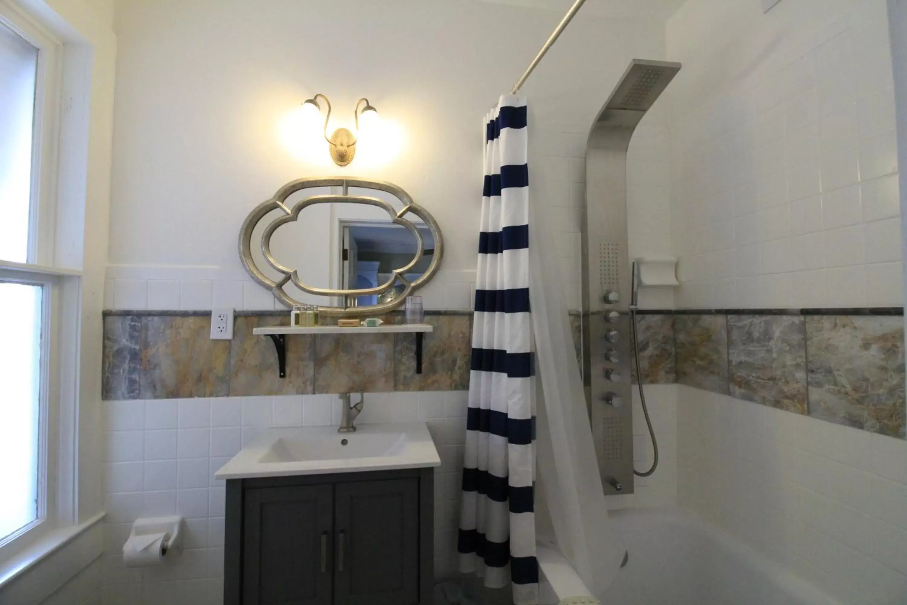 Bathroom in The Riverview Hotel - New Smyrna Beach