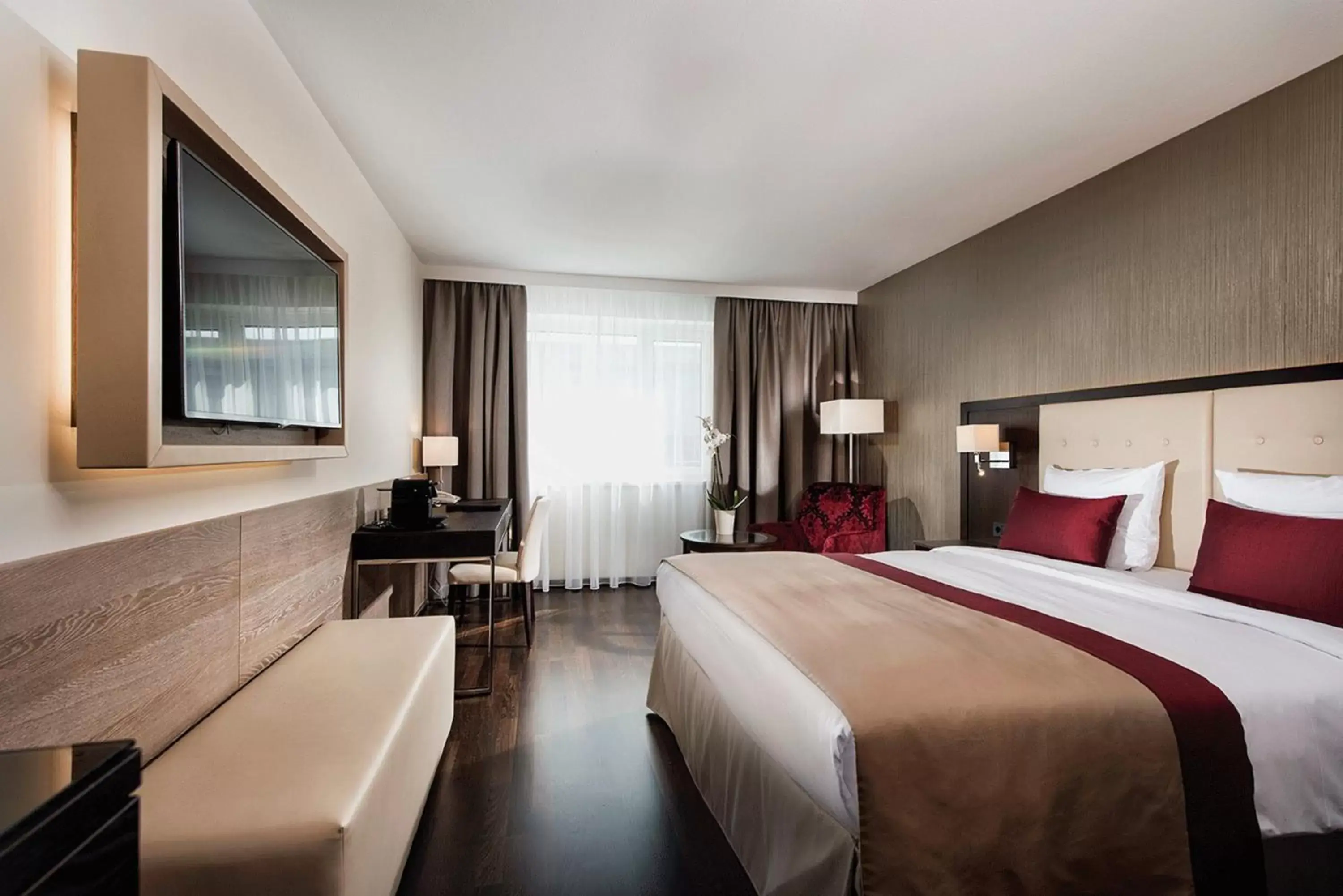 Executive Double Room with Lounge Access in Wyndham Grand Salzburg Conference Centre Executive Double Room with Lounge Access in Wyndham Grand Salzburg Conference Centre