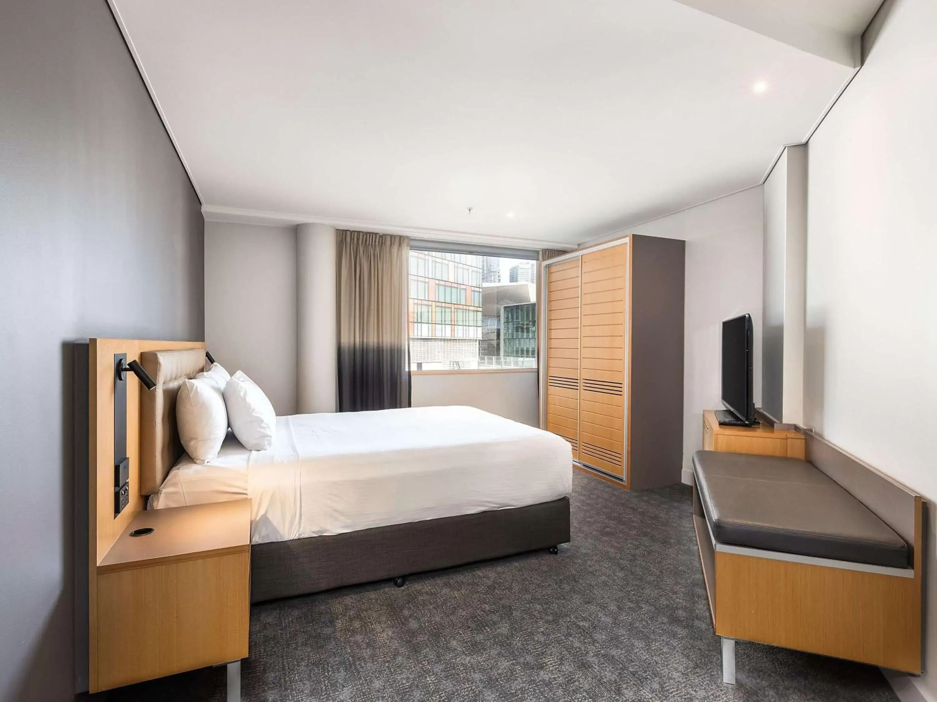 Bedroom in Novotel Sydney Darling Harbour