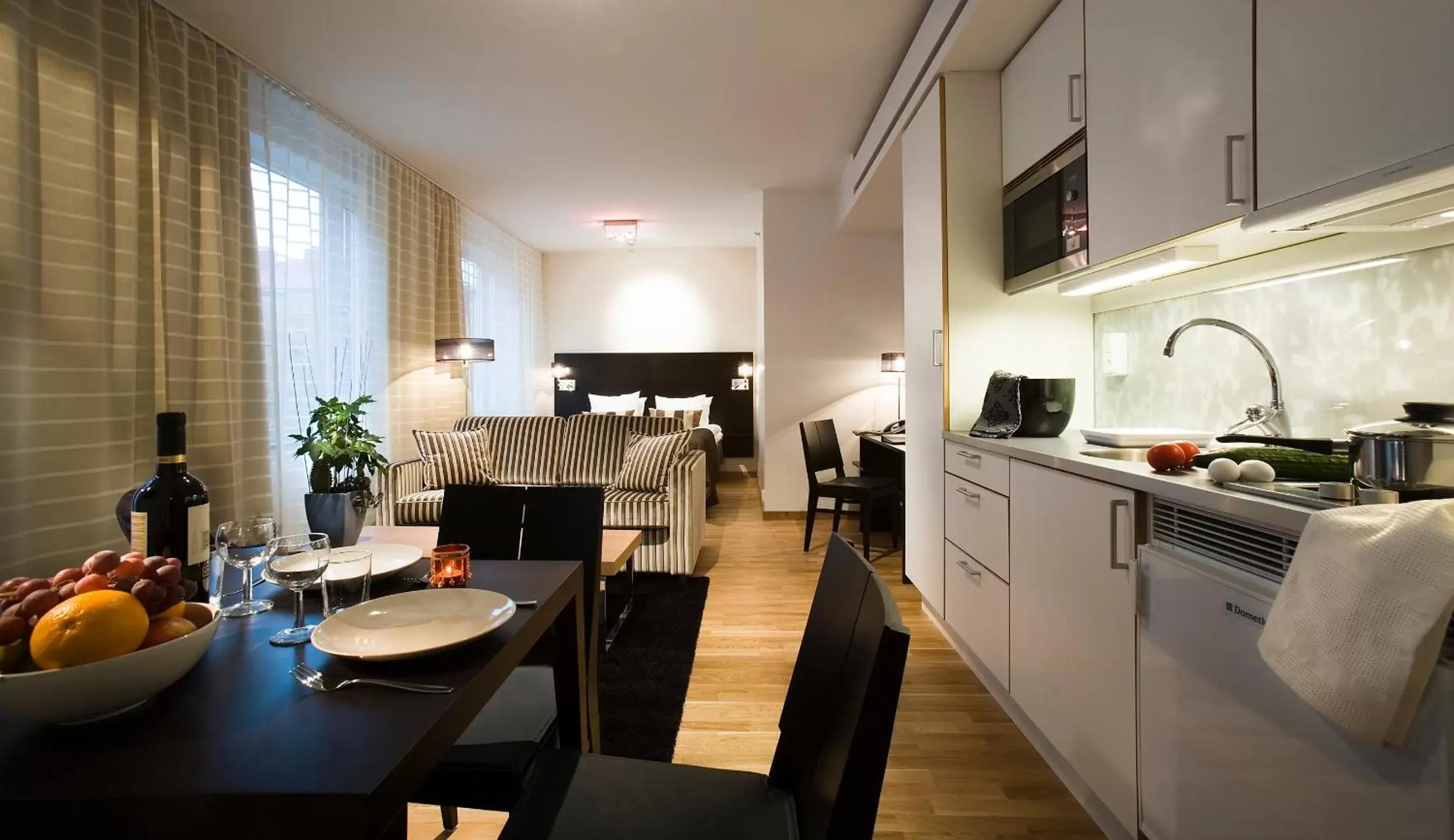 Kitchen or kitchenette, Restaurant/Places to Eat in Best Western Plus Time Hotel