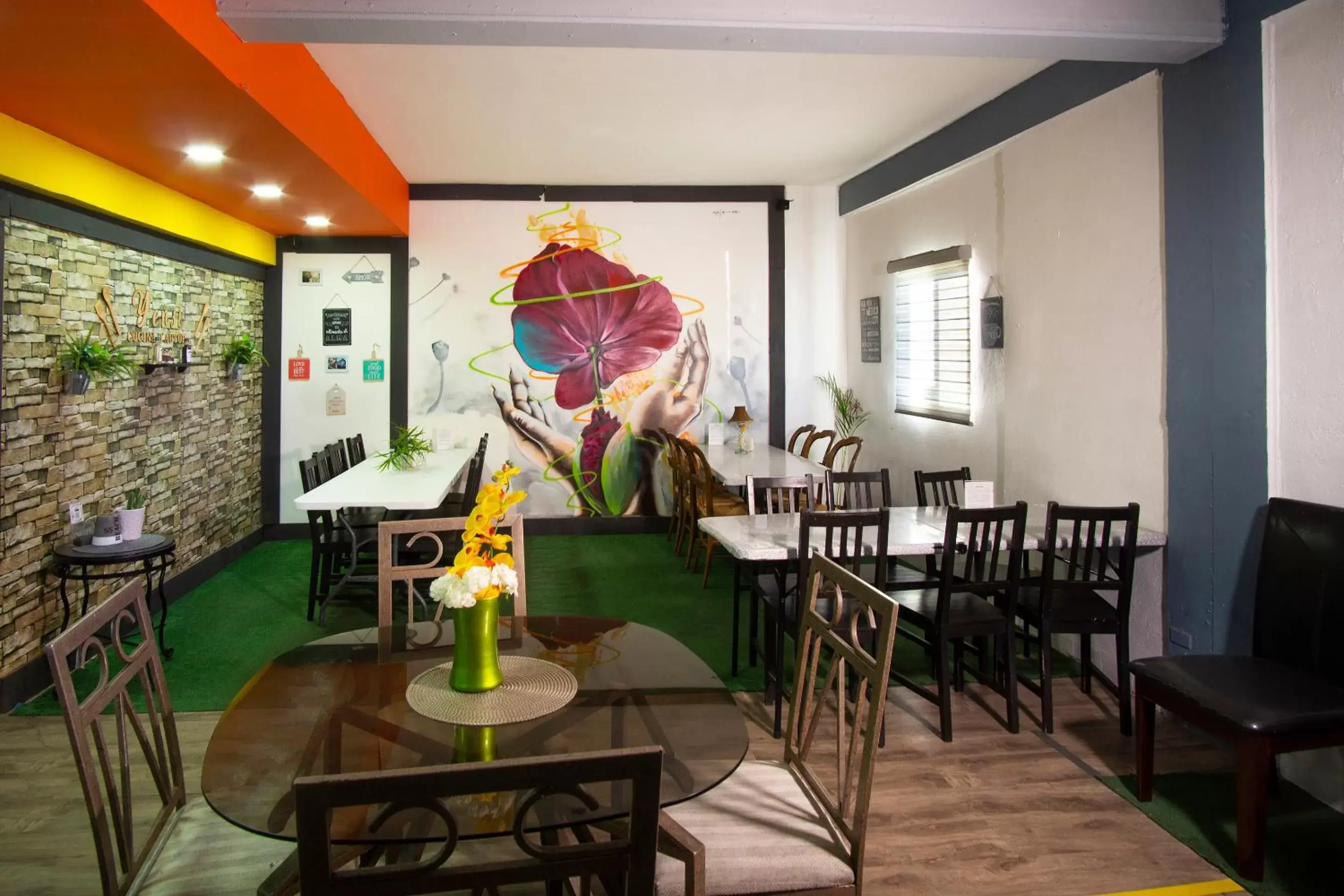 Dining area in CAPITAL O Hotel Rose, Ensenada