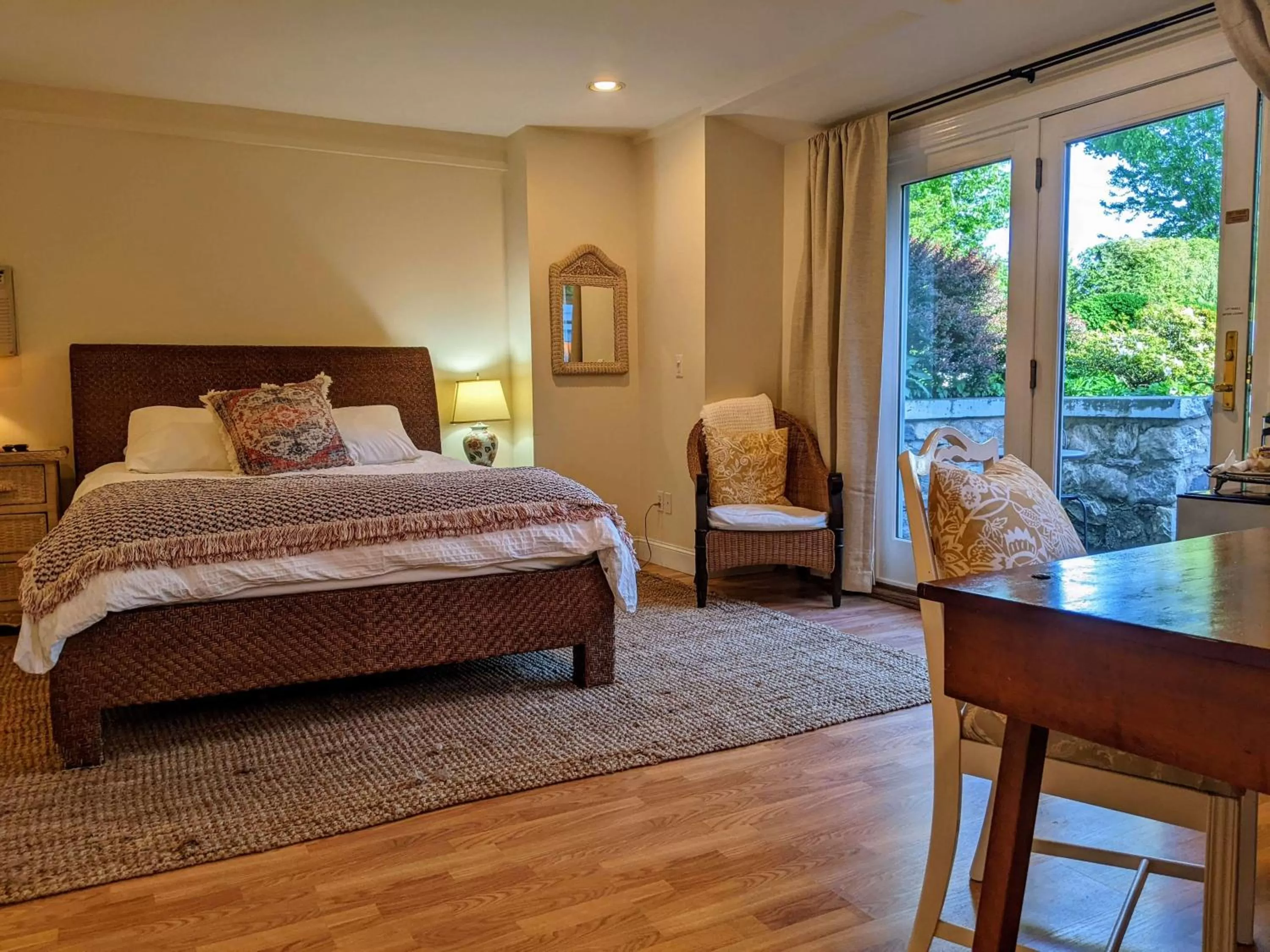 Bed in Stanton House Inn