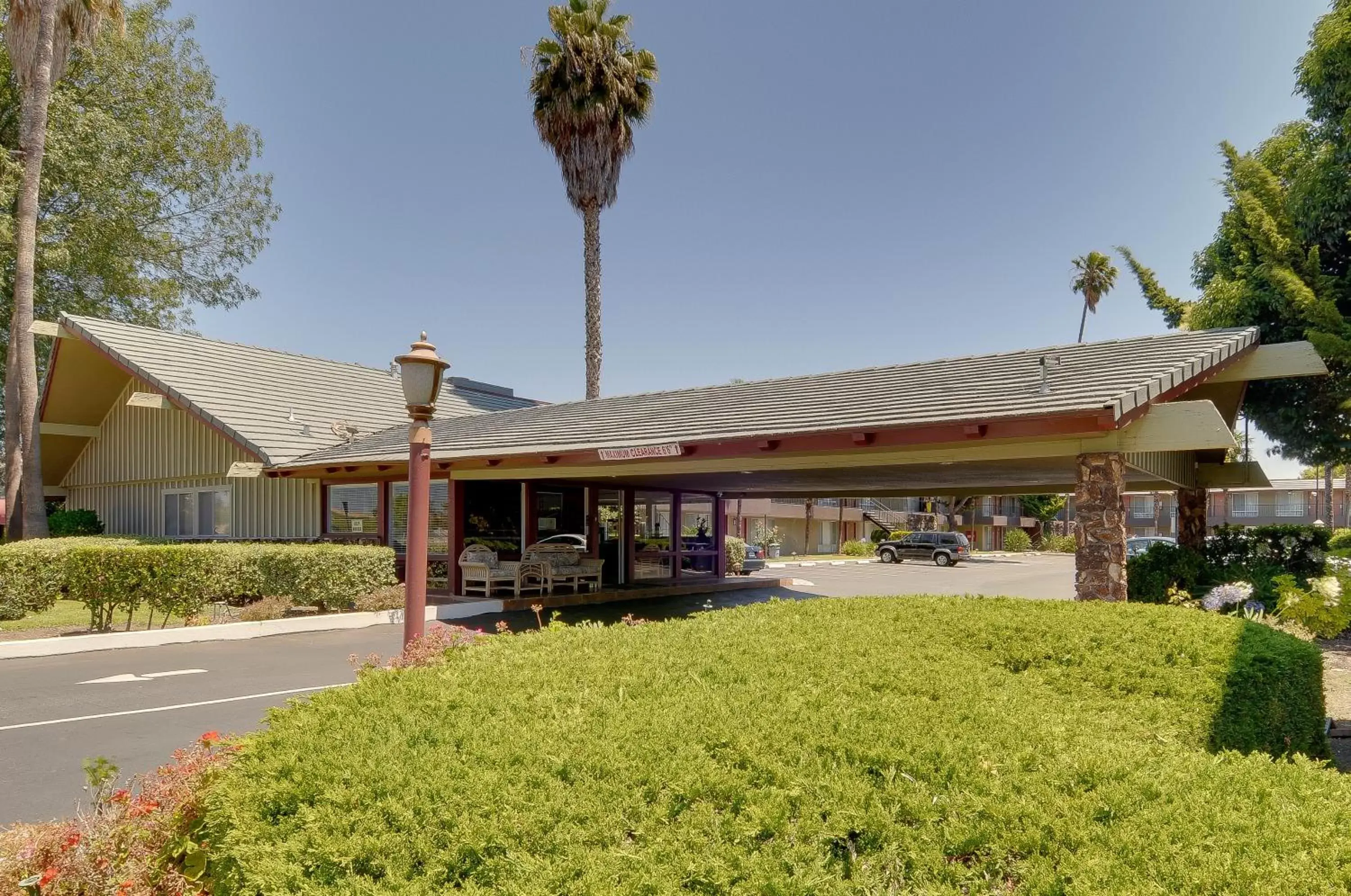 Facade/entrance, Property Building in Vagabond Inn Sunnyvale