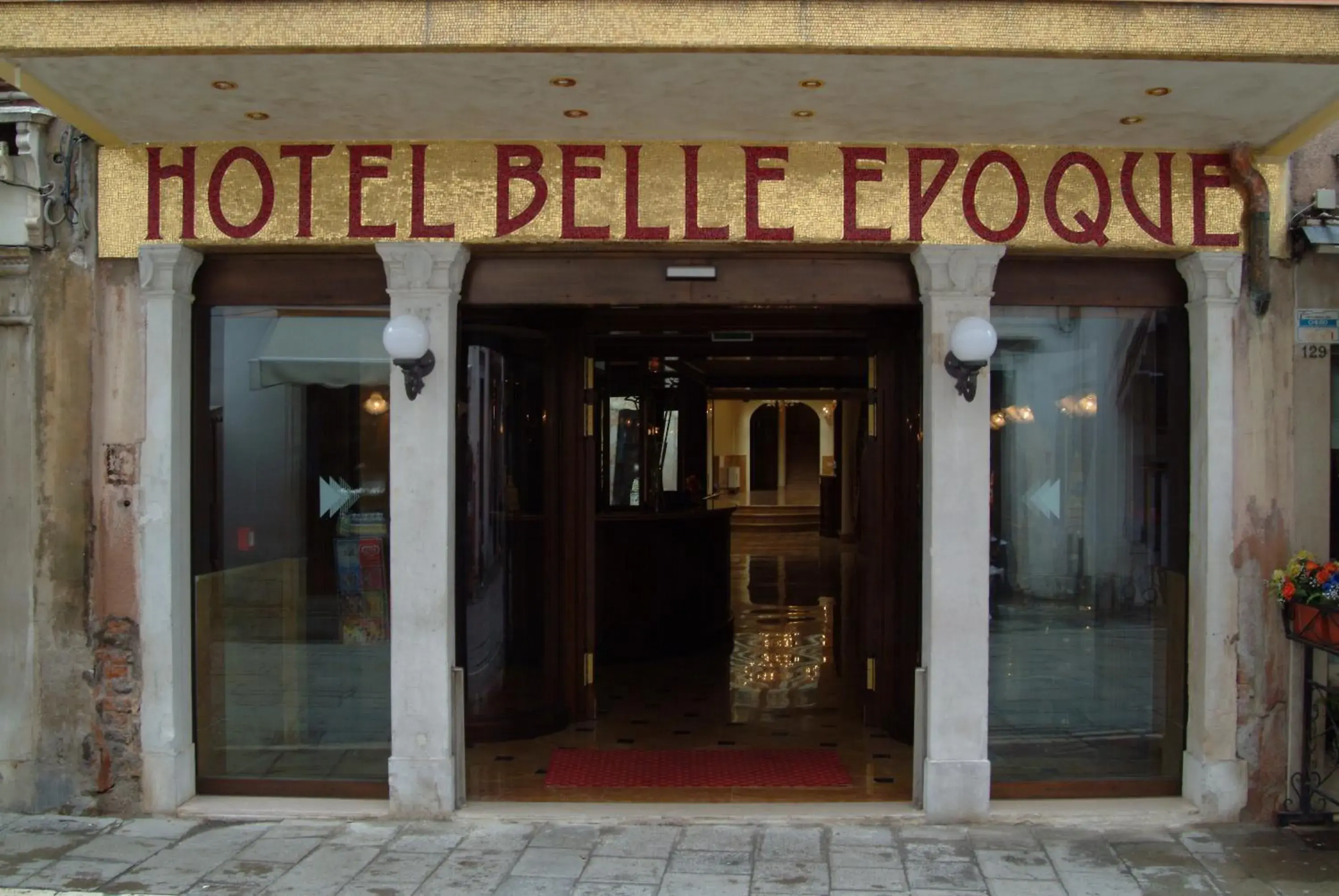 Facade/entrance in Hotel Belle Epoque