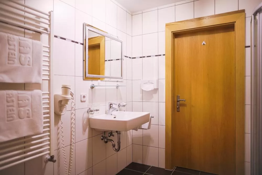 Shower in Hotel HAAS