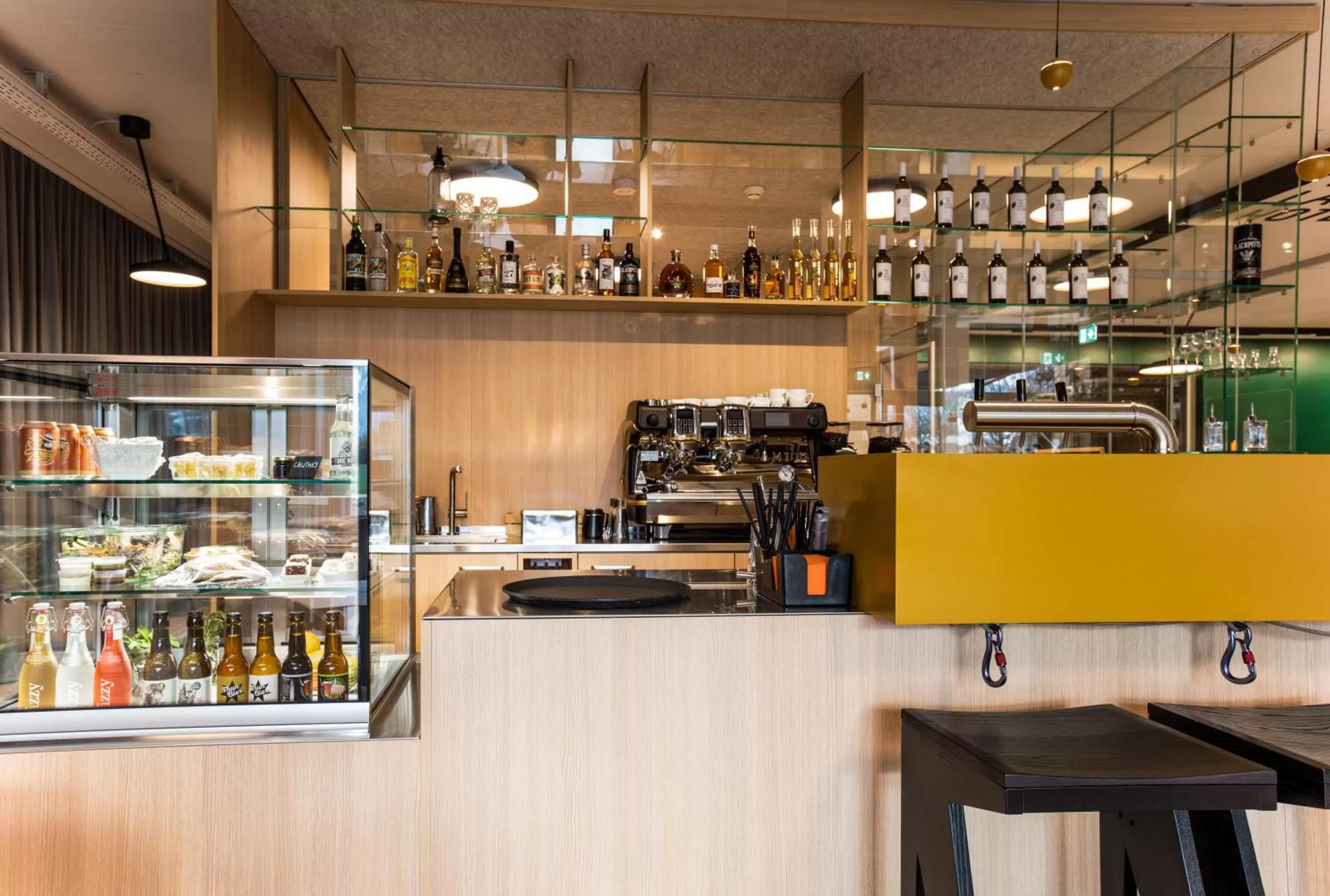 Restaurant/places to eat in The Lab Hotel & Apartments