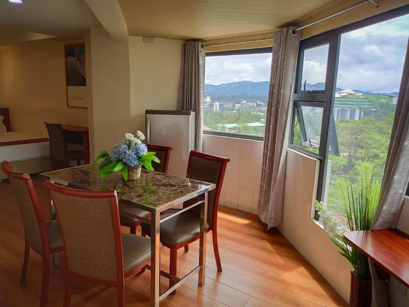 Balcony/Terrace, Dining Area in 456 Hotel