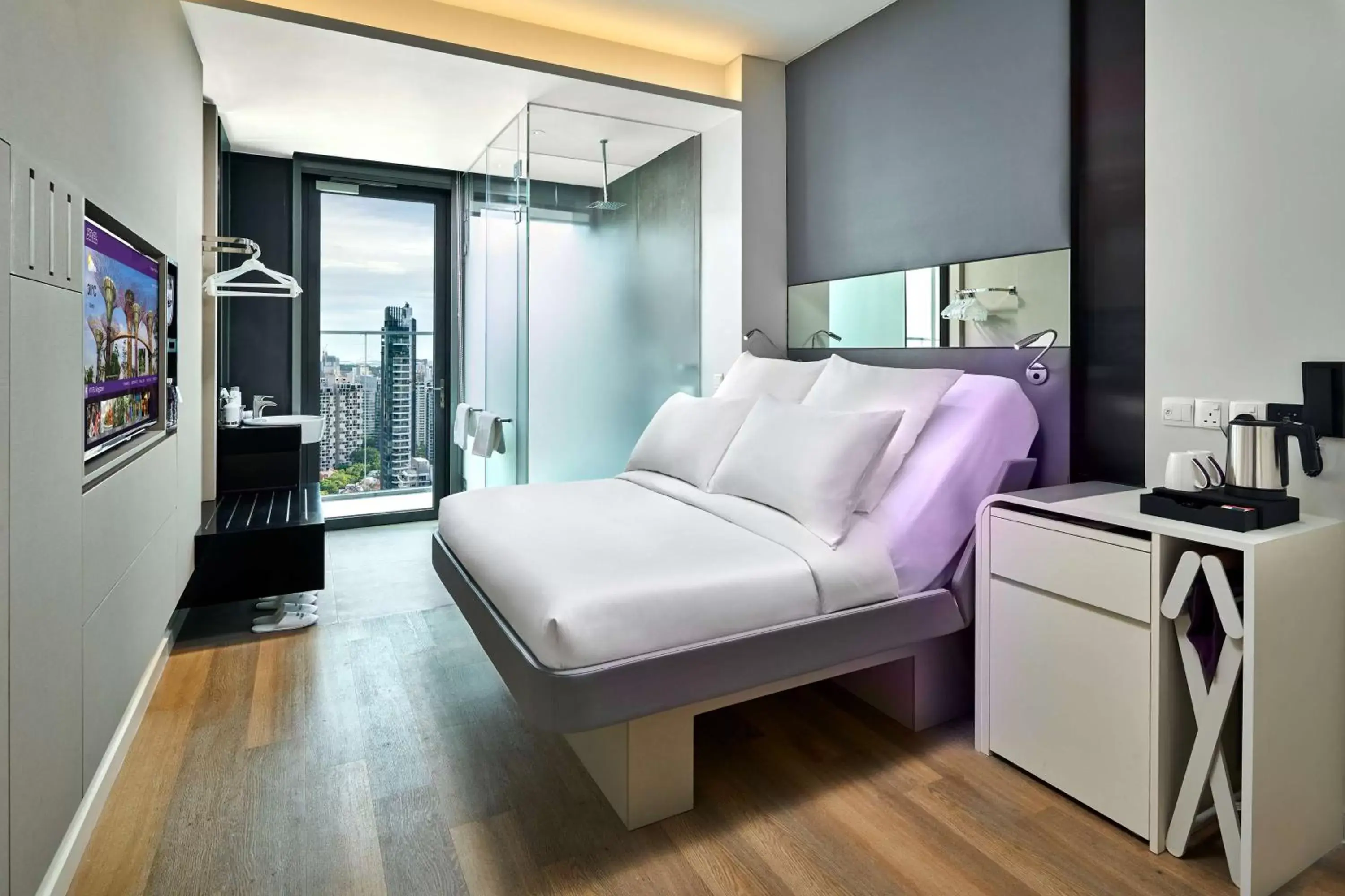 Bathroom, Bed in YOTEL Singapore Orchard Road