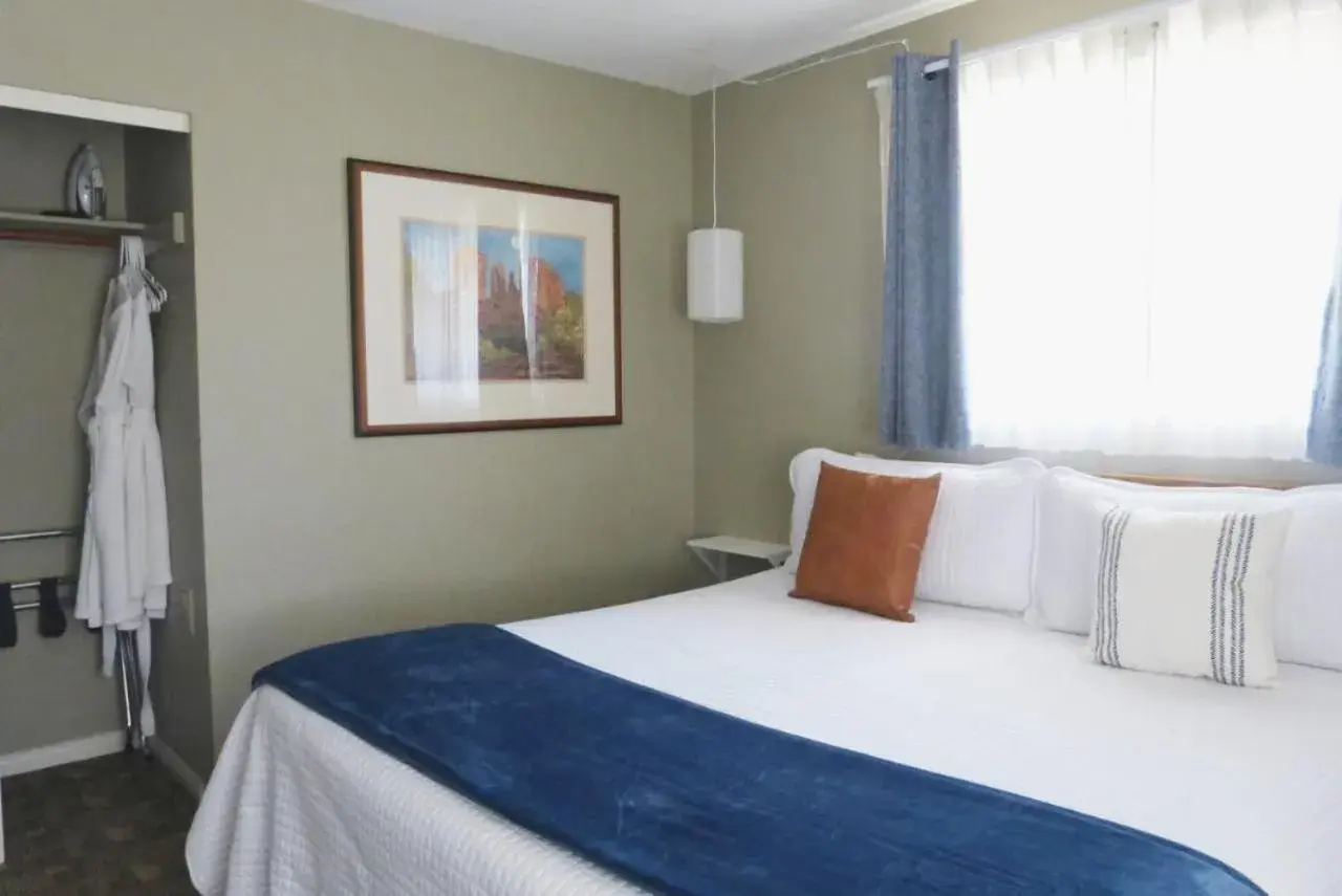 Bed in Baby Quail Inn Bed in Baby Quail Inn