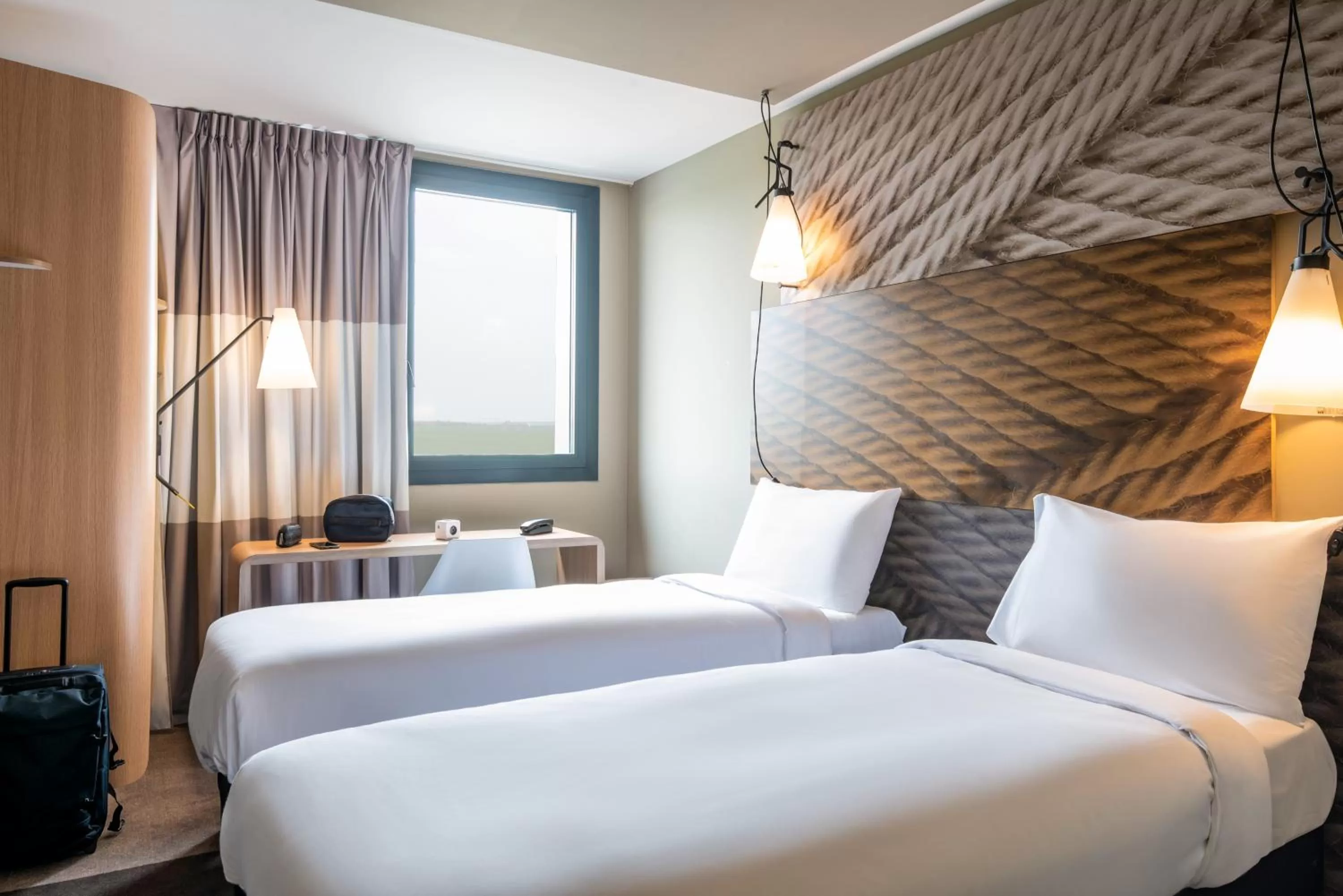 Bed in ibis Gonesse Le Bourget