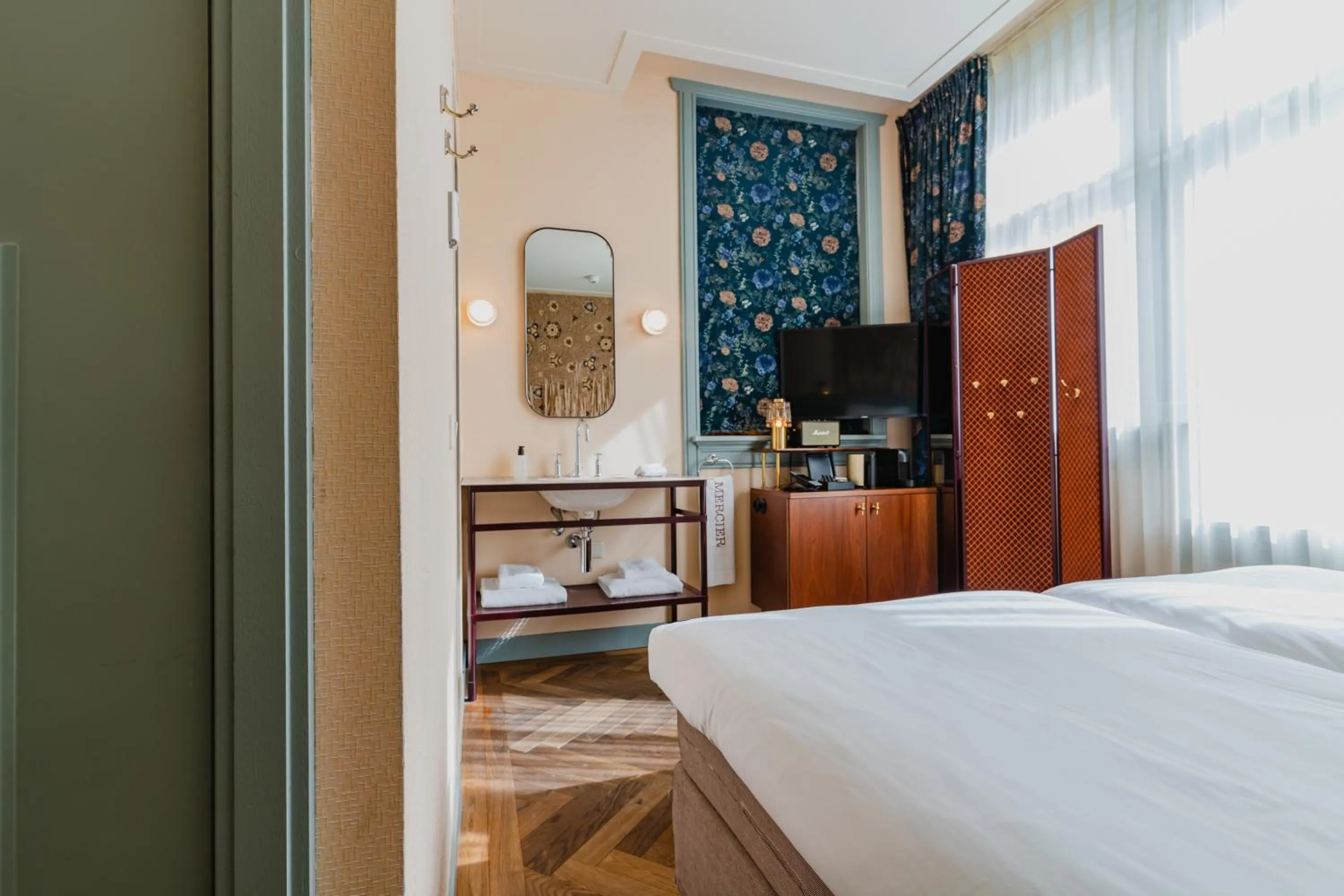 Bed in Hotel Mercier