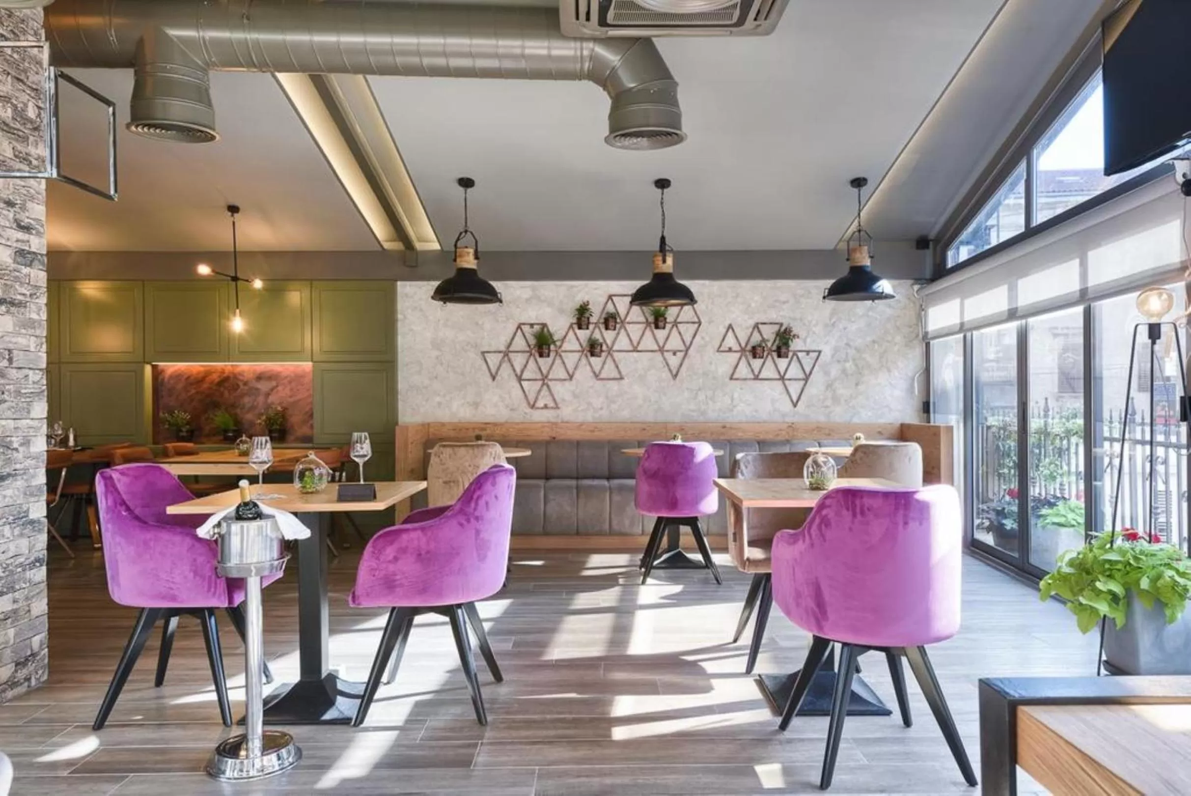 Restaurant/places to eat in Hotel Galija