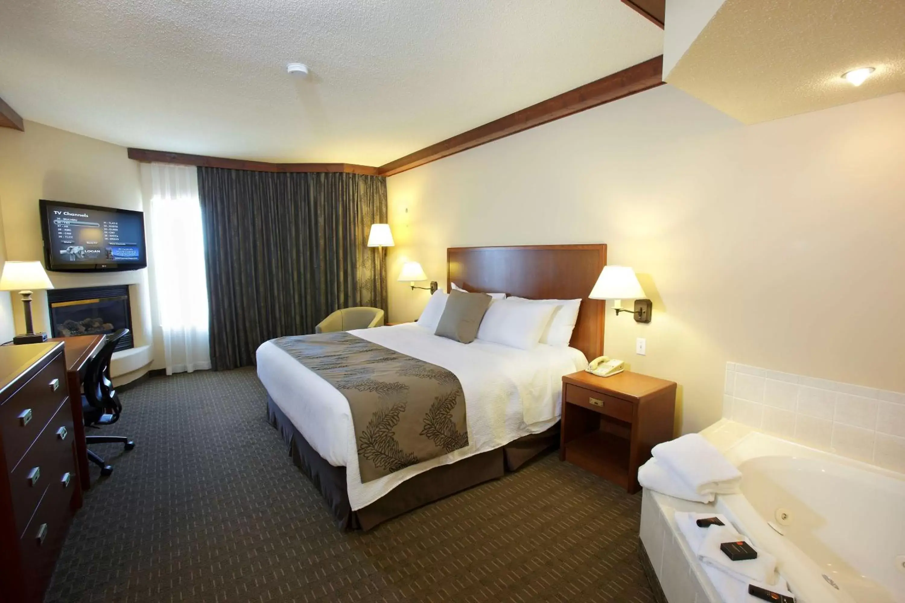 Photo of the whole room, Bed in Best Western Plus Lamplighter Inn & Conference Centre