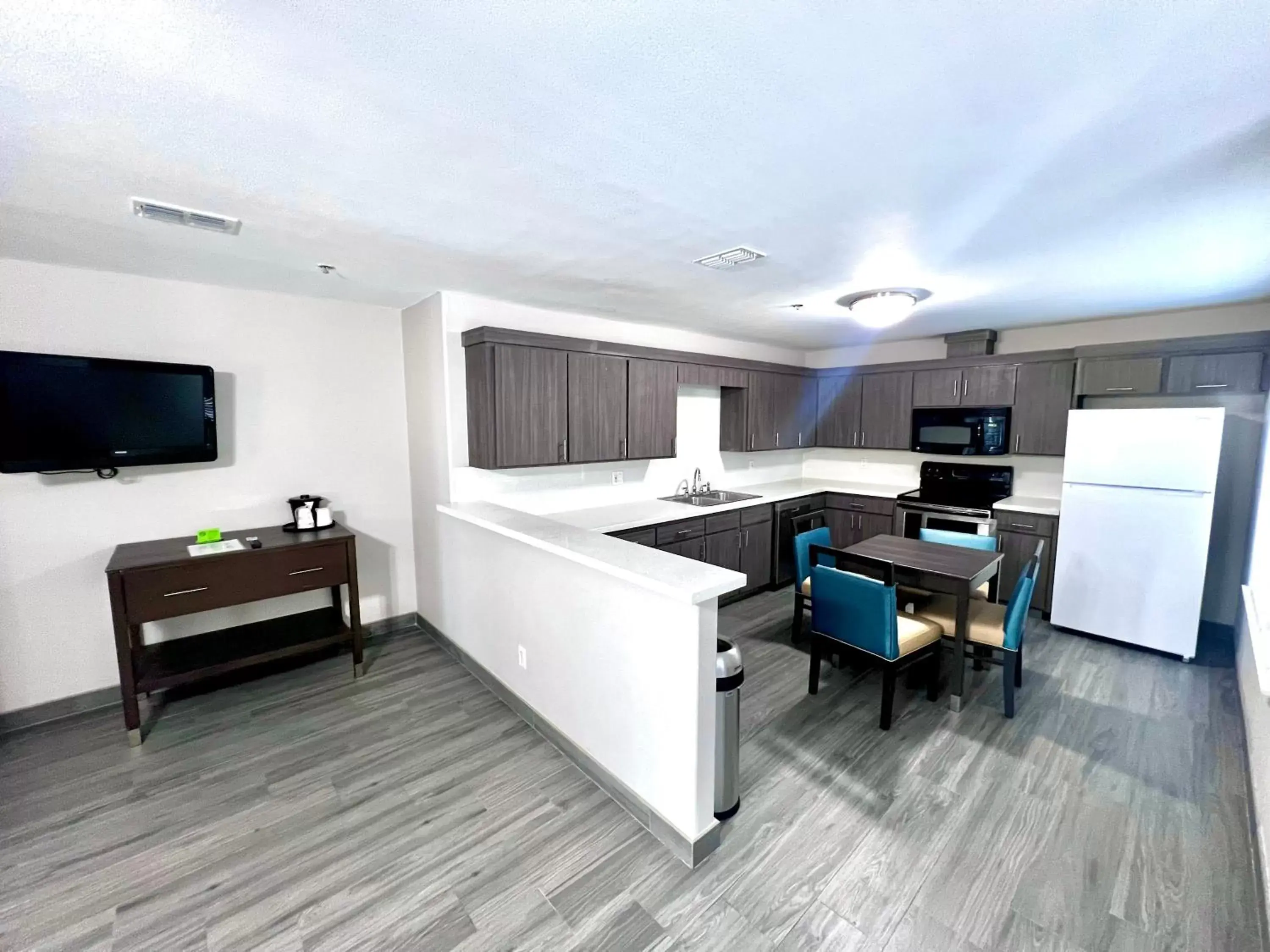 TV and multimedia, Kitchen/Kitchenette in La Quinta by Wyndham Pharr North McAllen