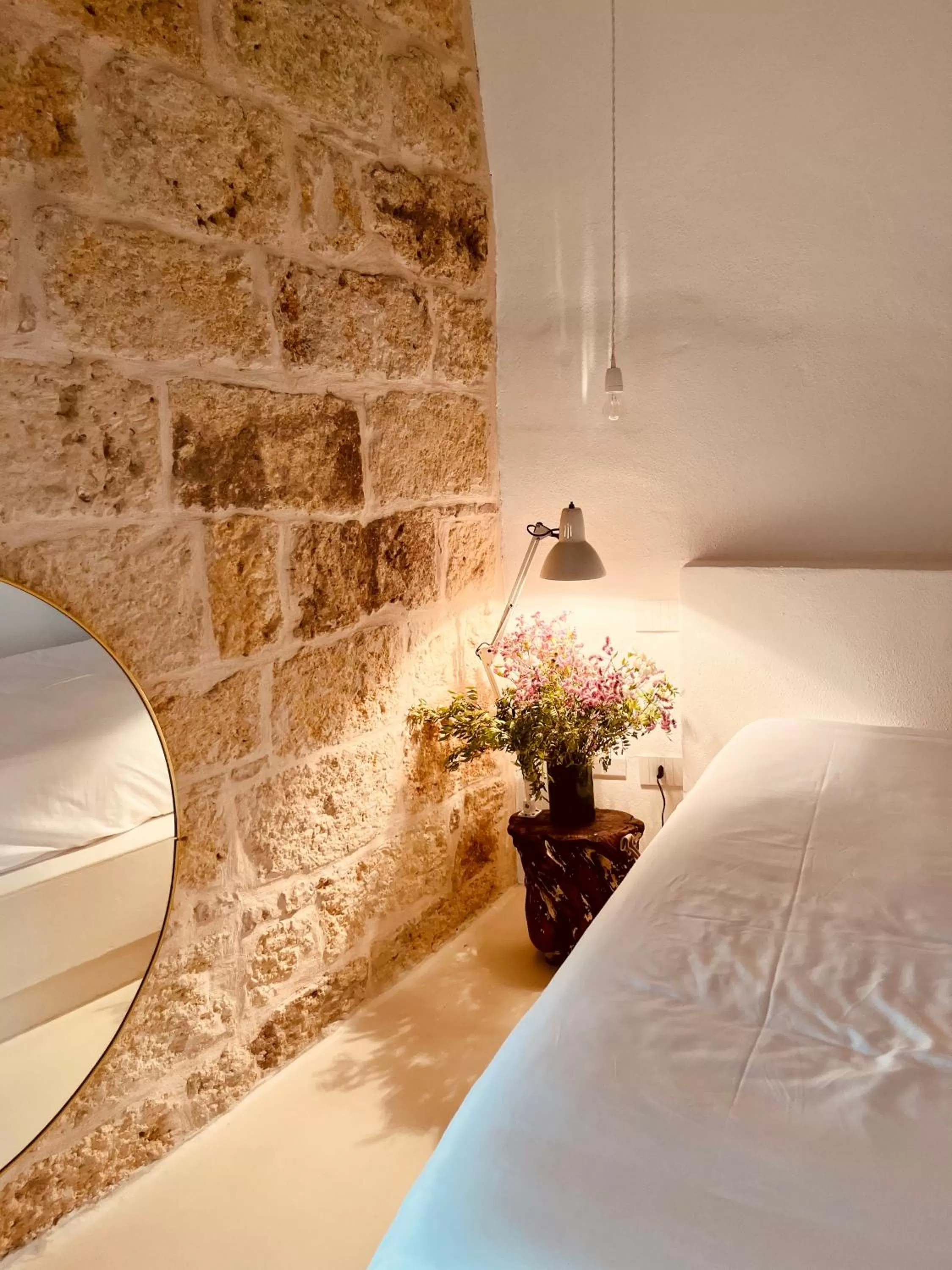 Hydria guest house art gallery