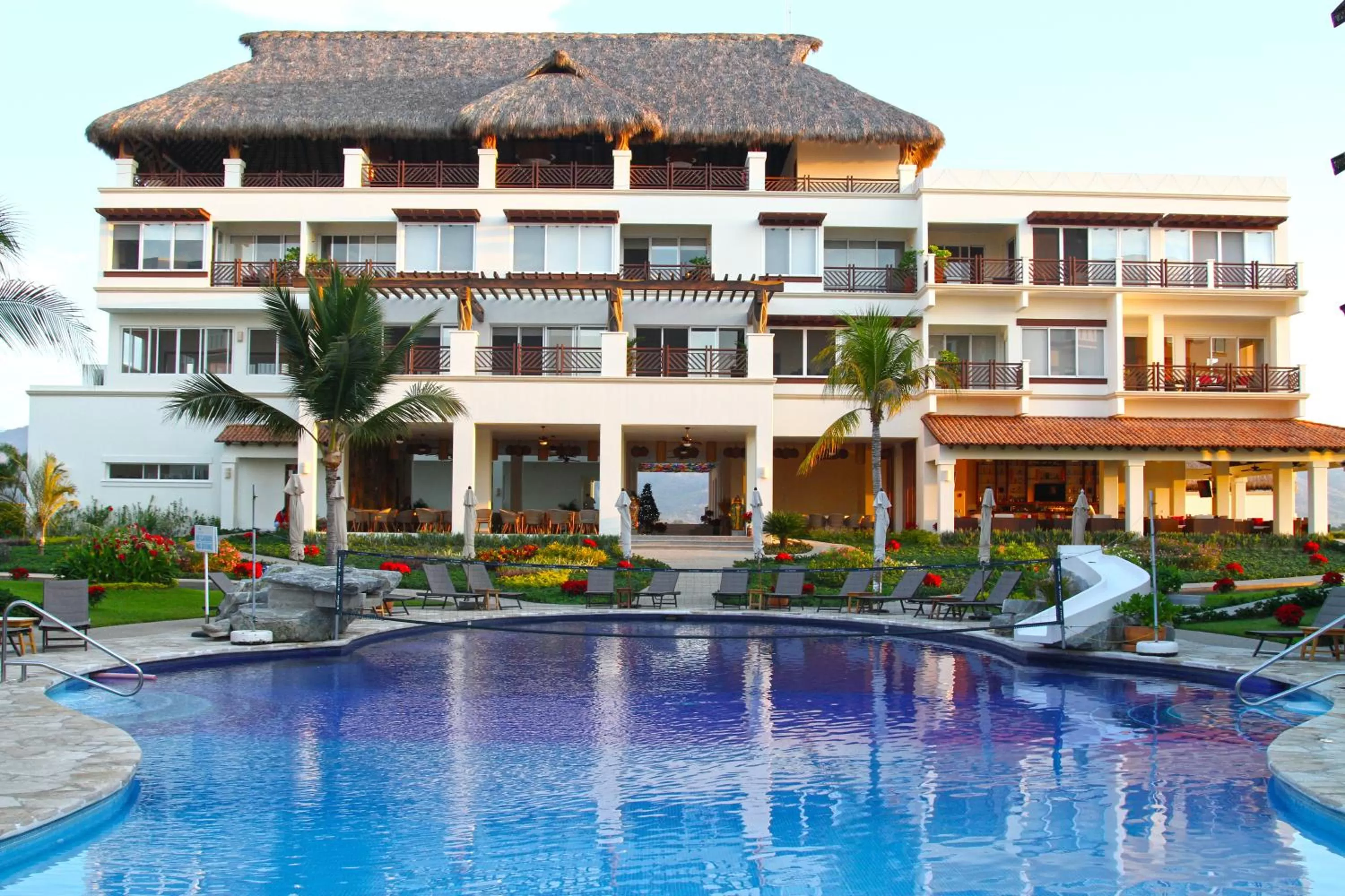 Swimming pool in Vivo Resorts