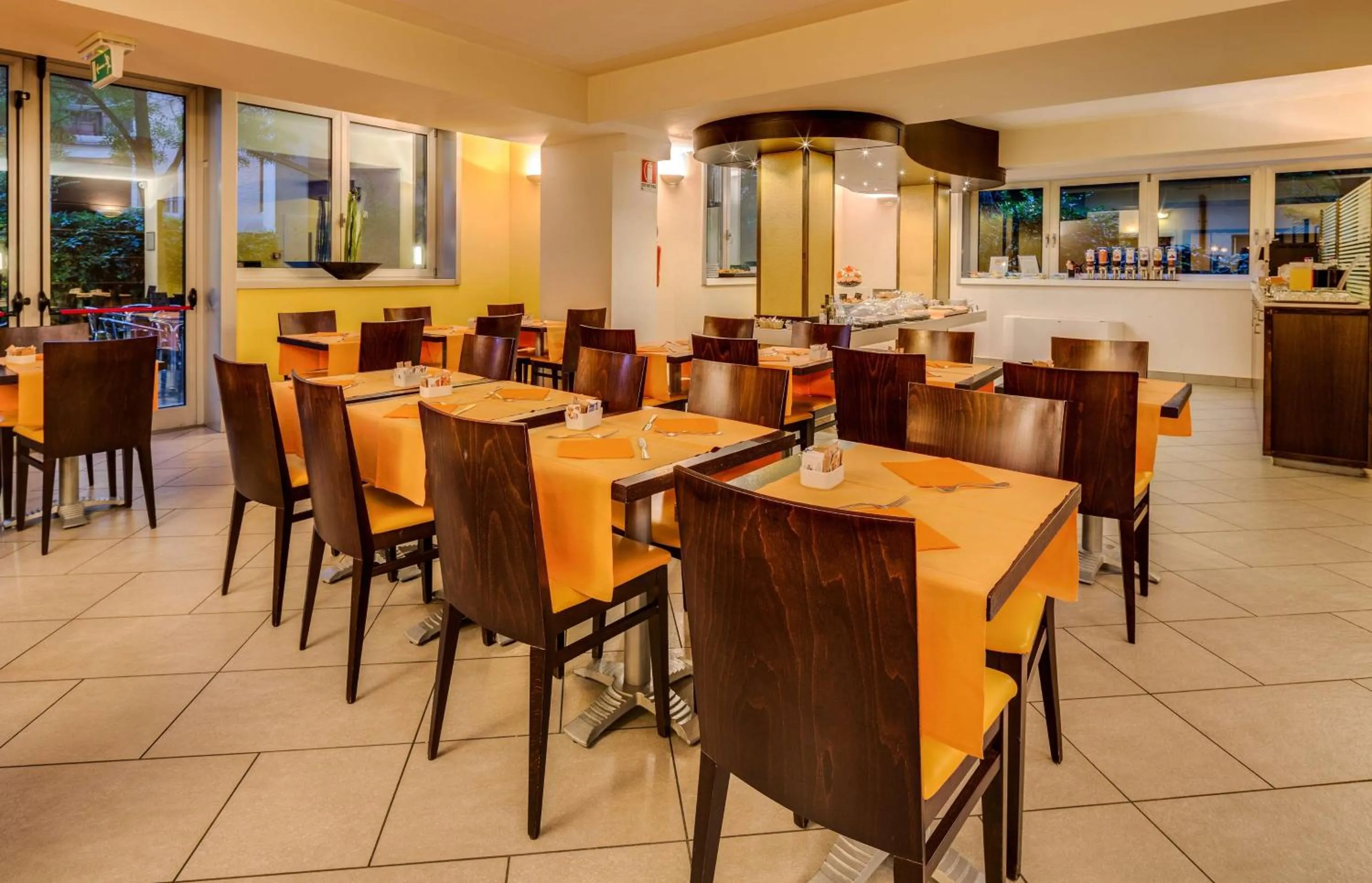 Restaurant/places to eat in Best Western City Hotel