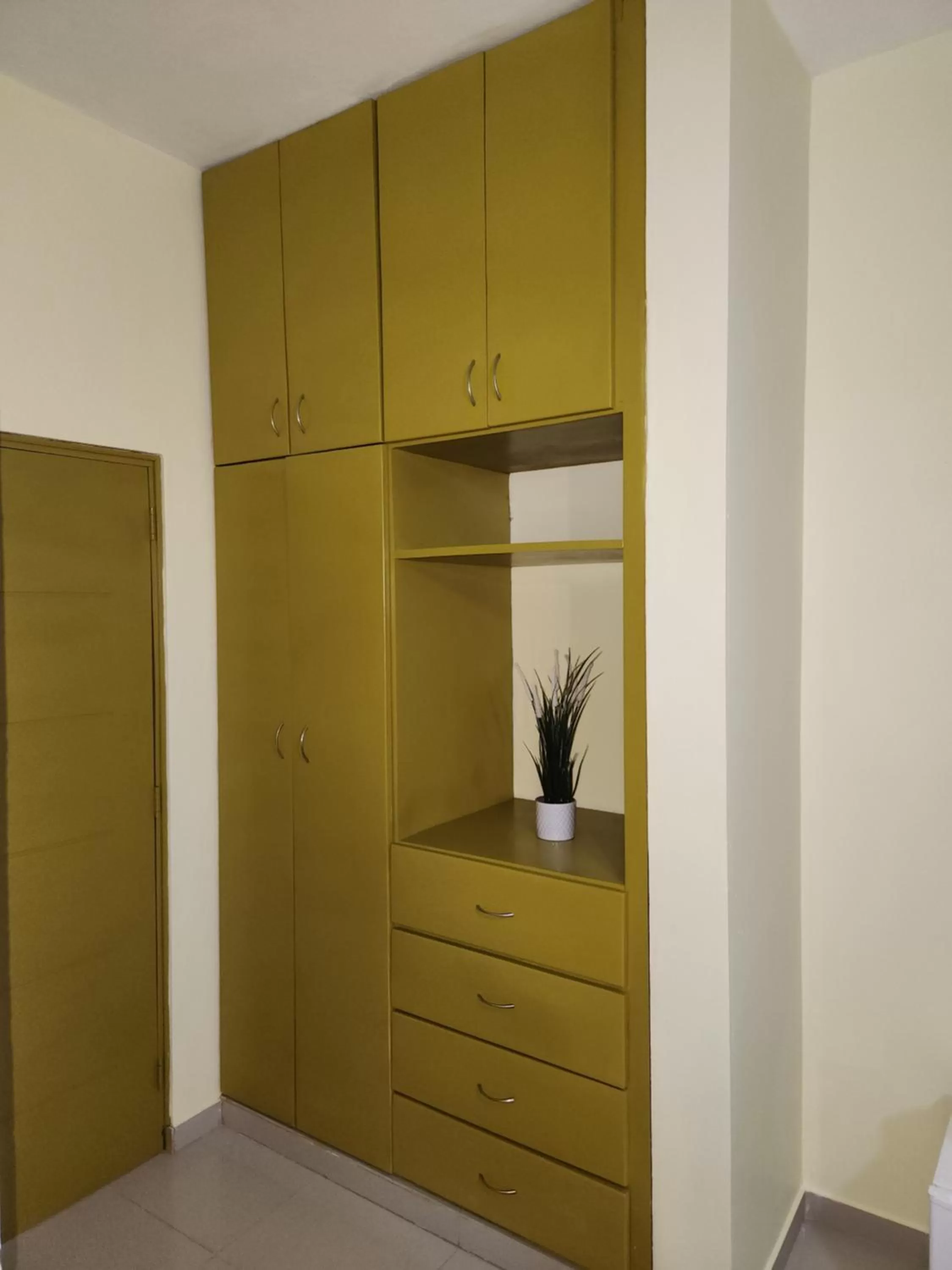 wardrobe in Hotel La Casona MC