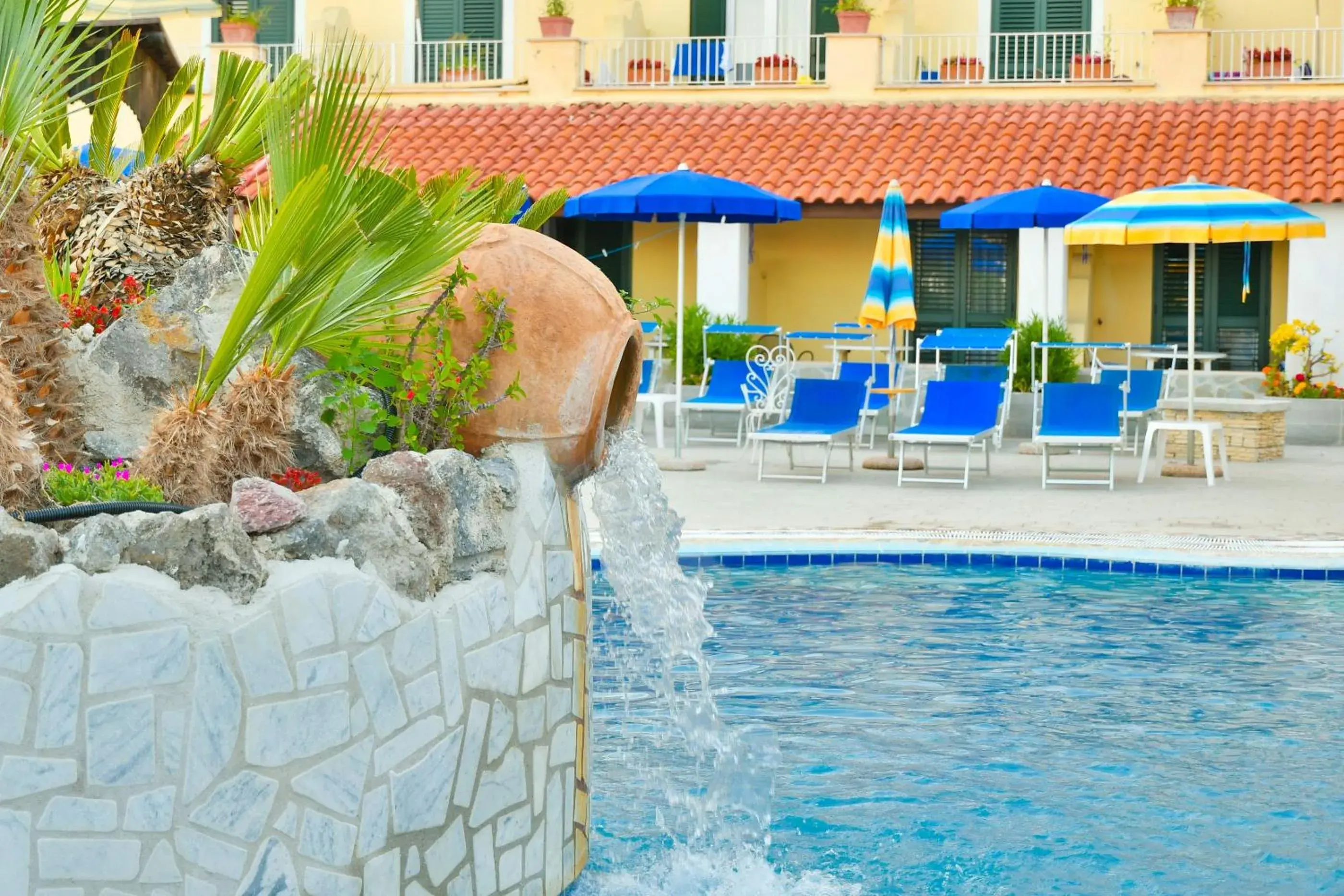 Swimming Pool in Hotel Terme Saint Raphael