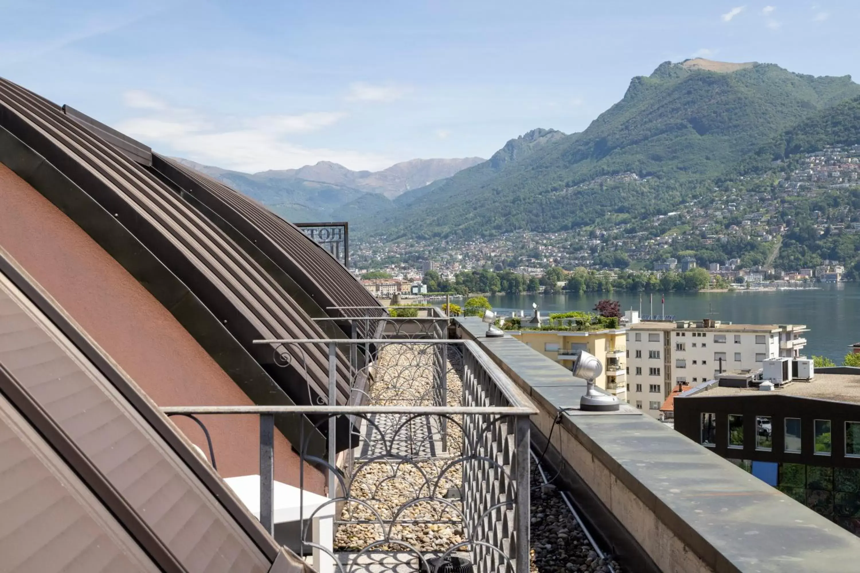 Balcony/Terrace, Mountain View in Hotel De La Paix