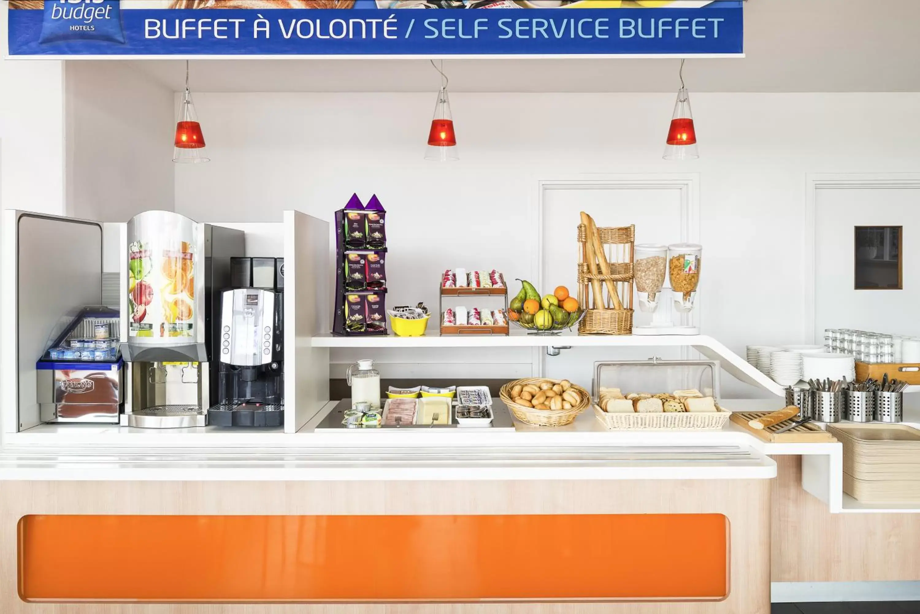 Buffet breakfast, Kitchen/Kitchenette in ibis Budget Luxembourg Sud