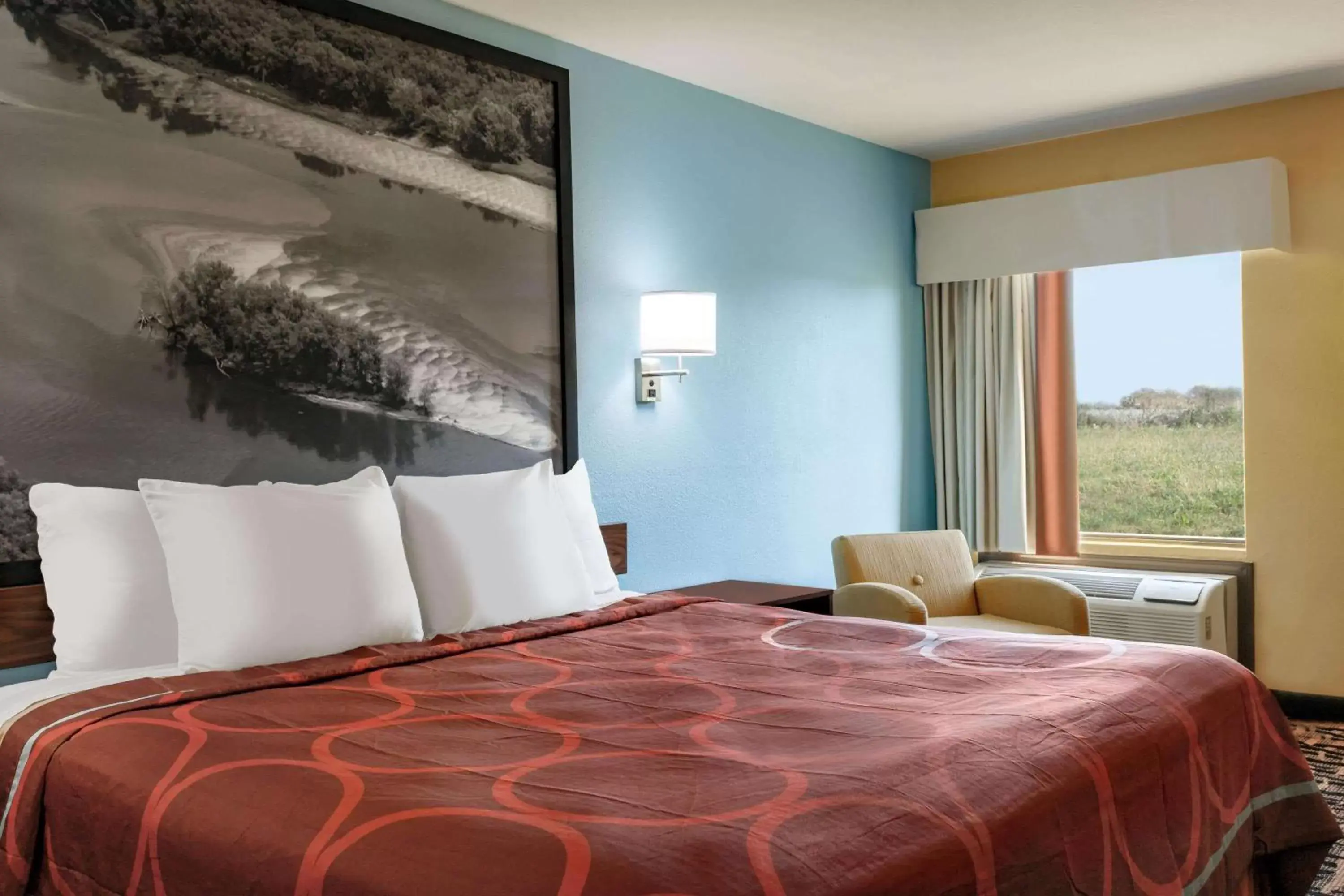 Photo of the whole room in Super 8 by Wyndham Olive Branch Photo of the whole room in Super 8 by Wyndham Olive Branch