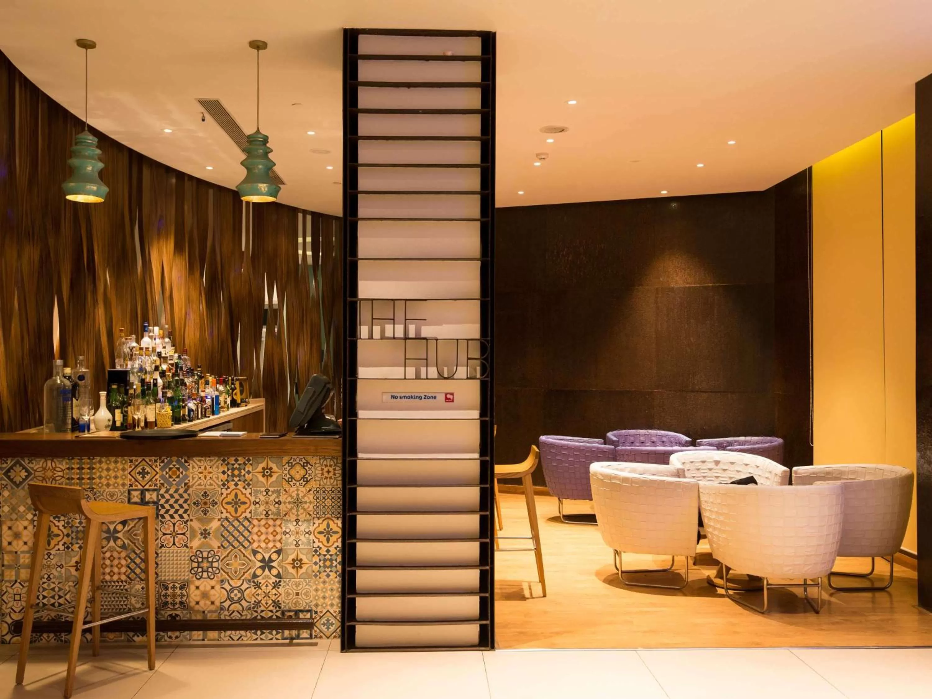 Lounge or bar in ibis Styles Goa Calangute - An Accor Brand