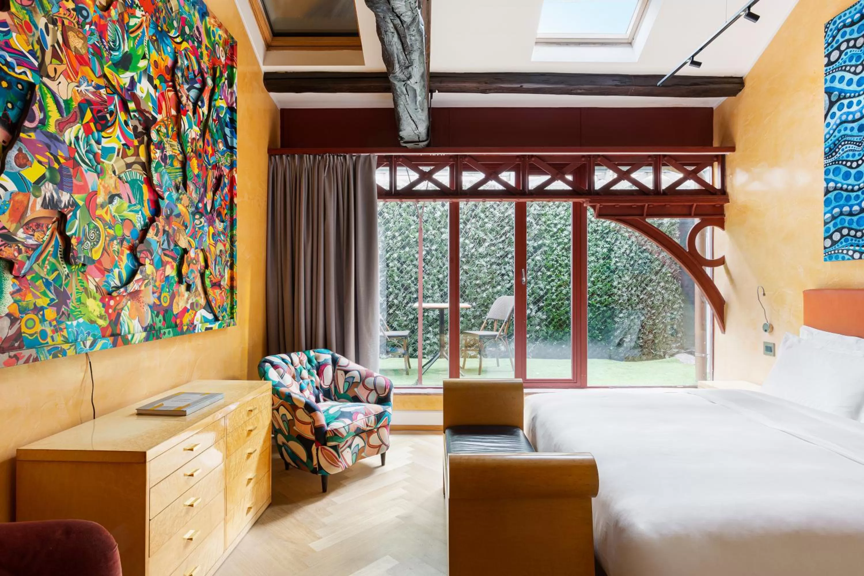 Balcony/Terrace, Bed in Galleria Vik Milano - Townhouse Galleria - Small Luxury Hotels of the World